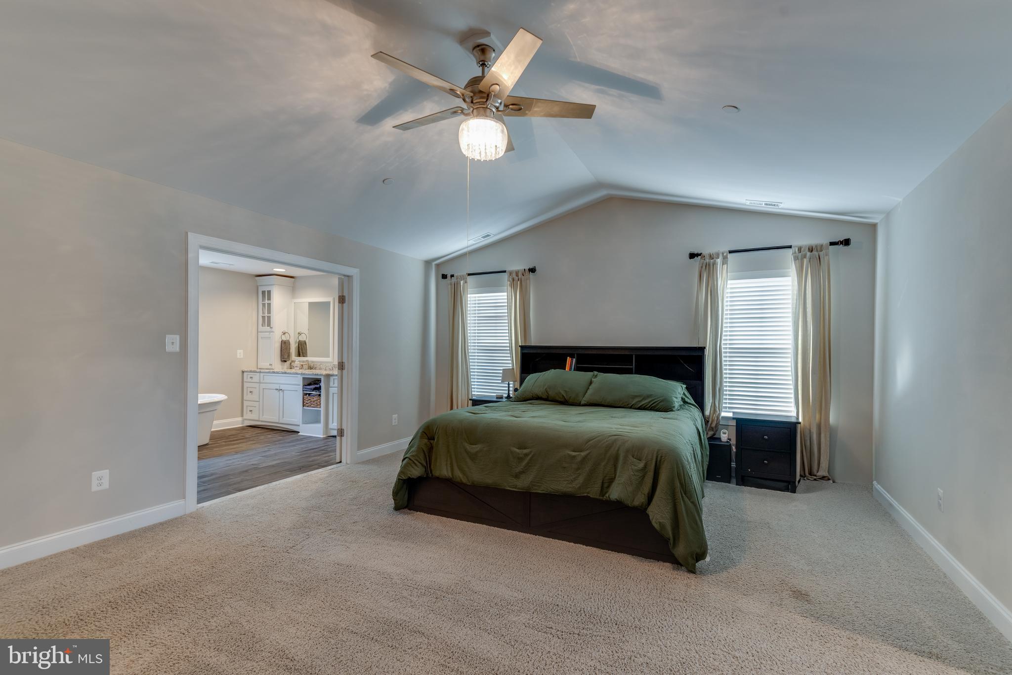 OAKLAND HALL - Residential