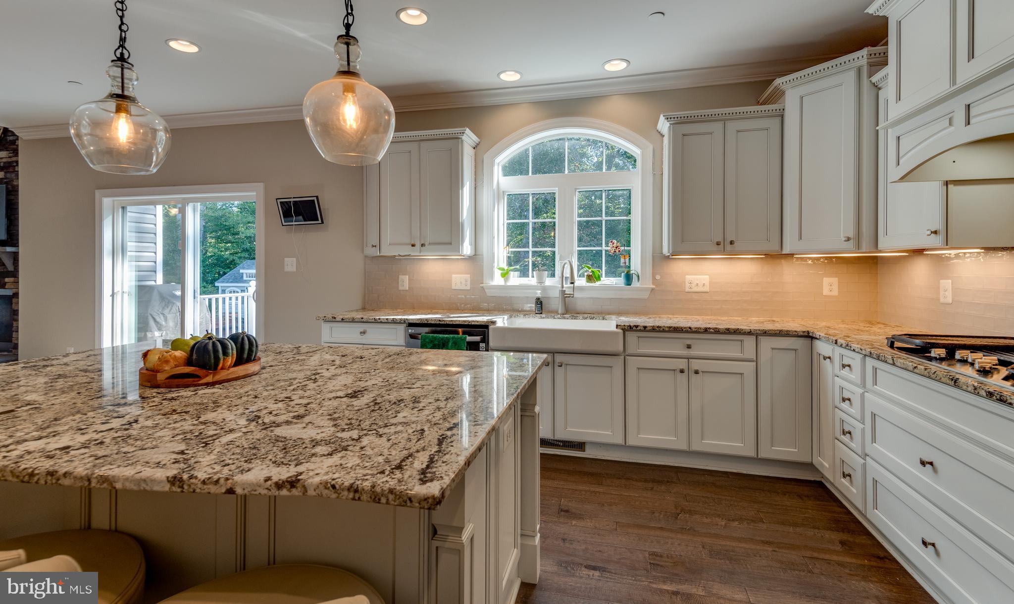 OAKLAND HALL - Residential