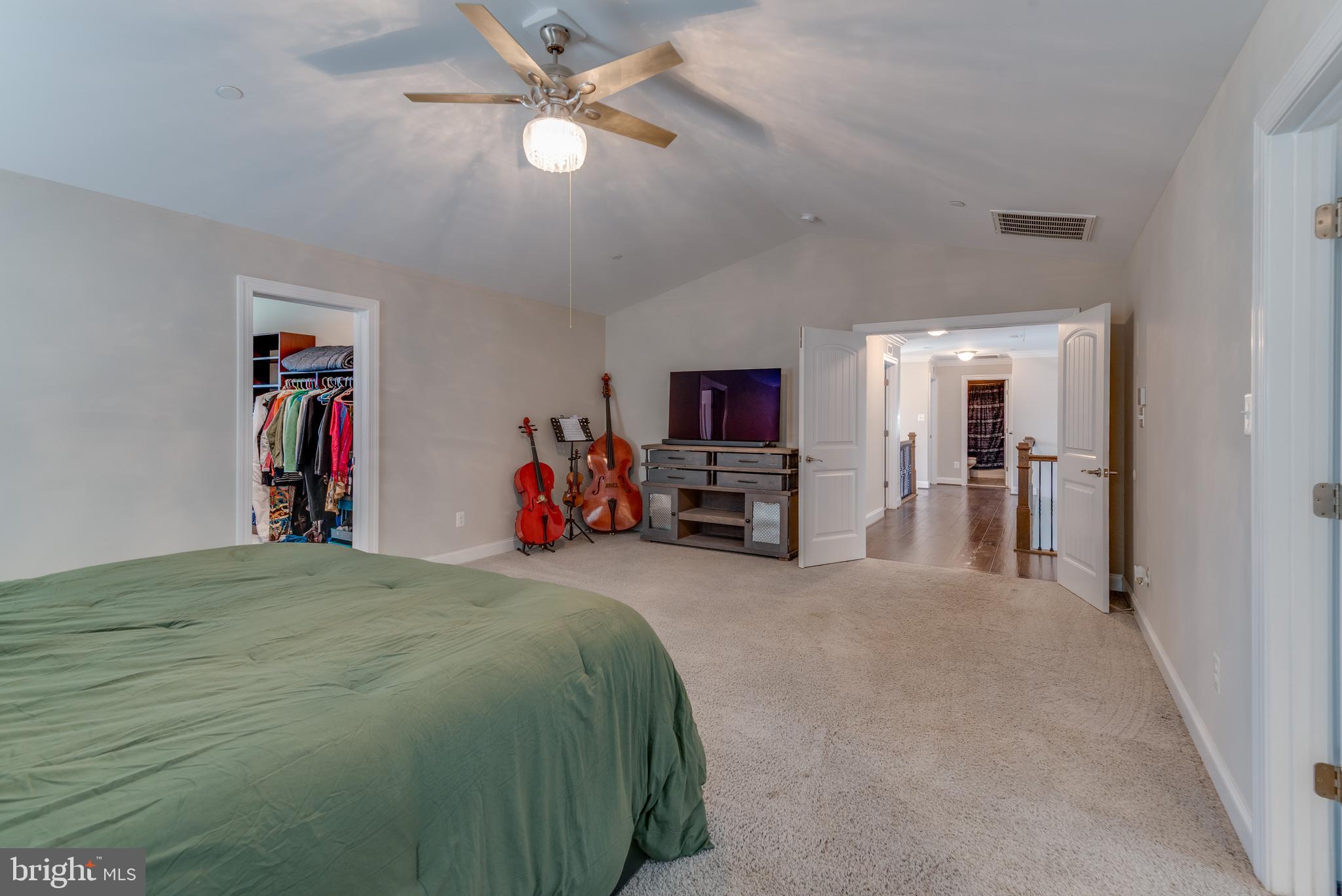 OAKLAND HALL - Residential