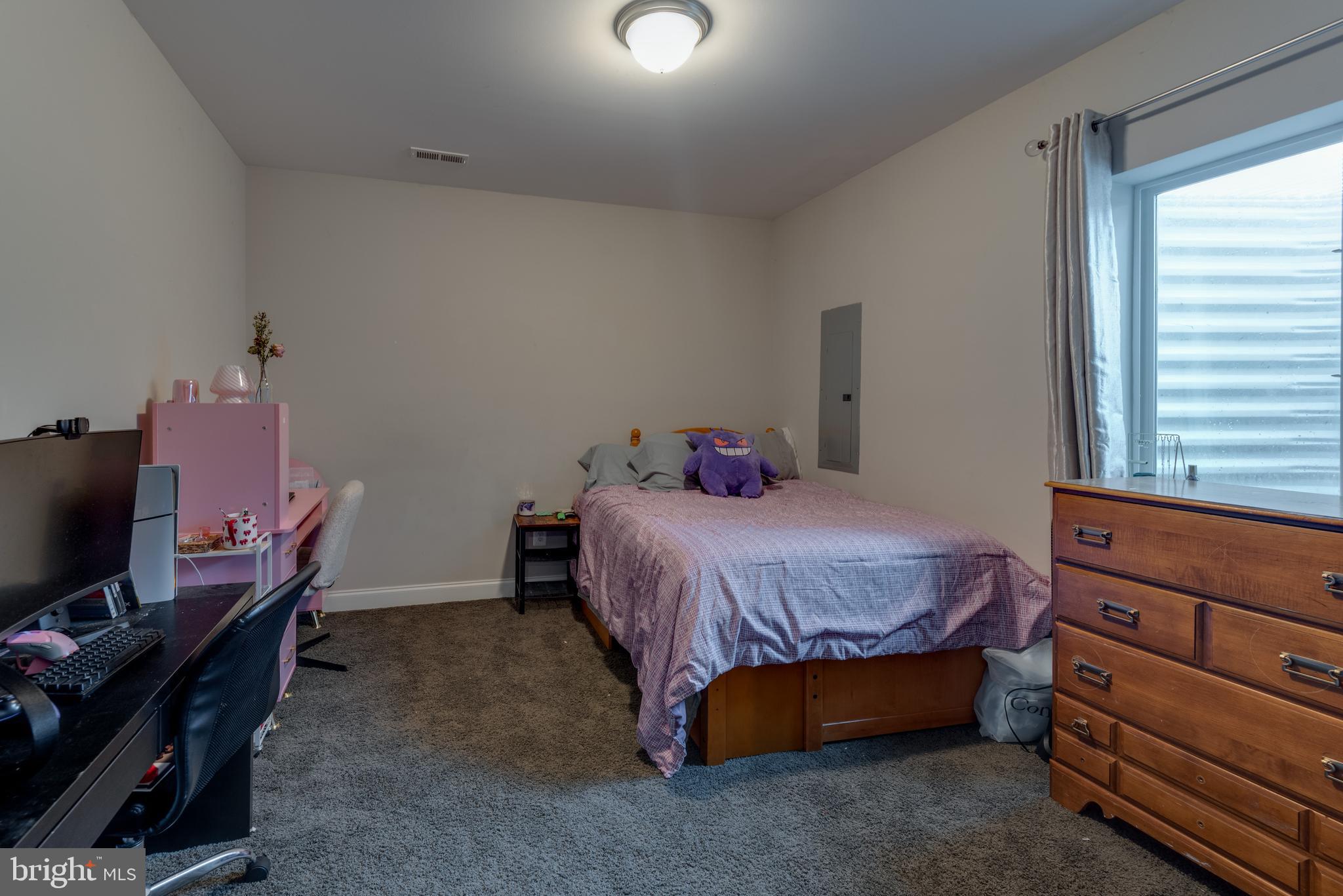 OAKLAND HALL - Residential