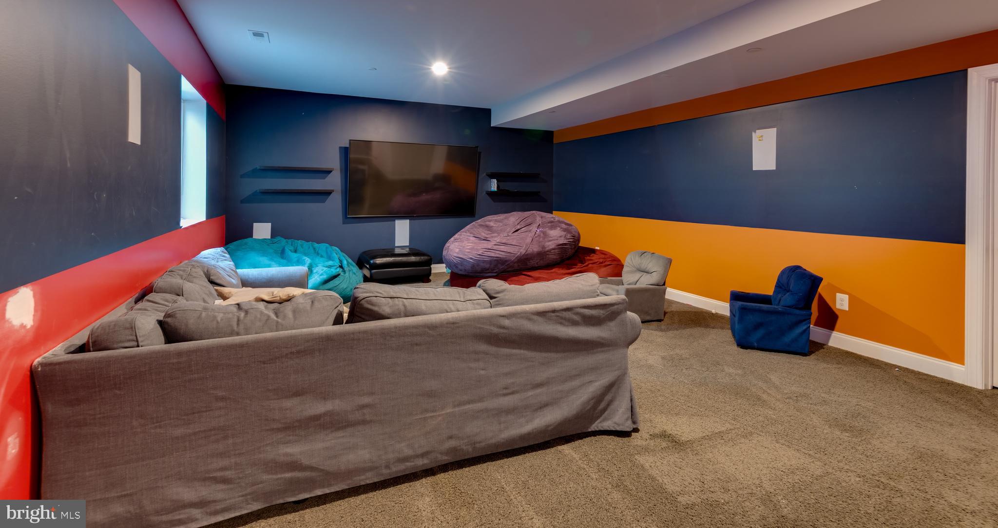 OAKLAND HALL - Residential