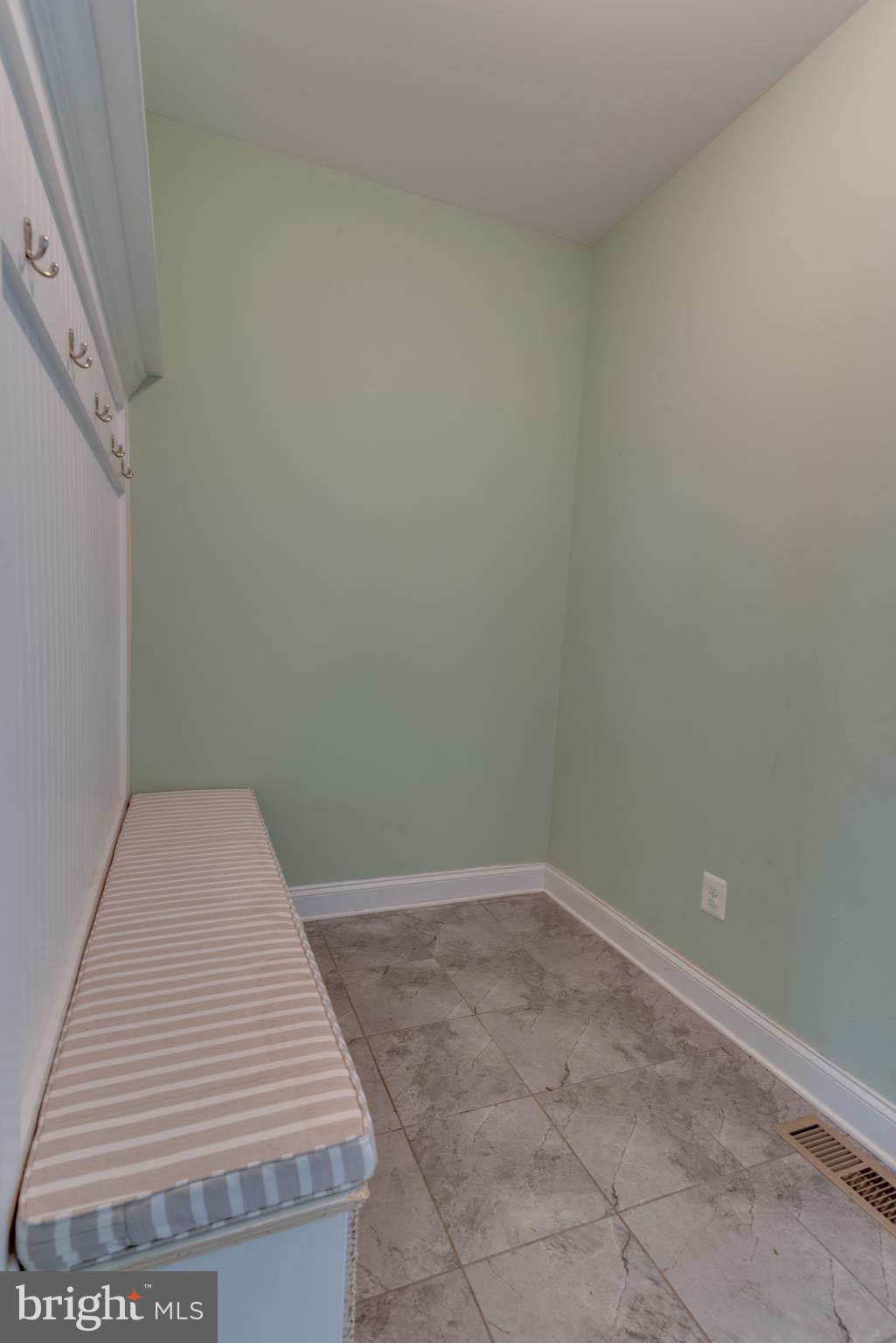 OAKLAND HALL - Residential