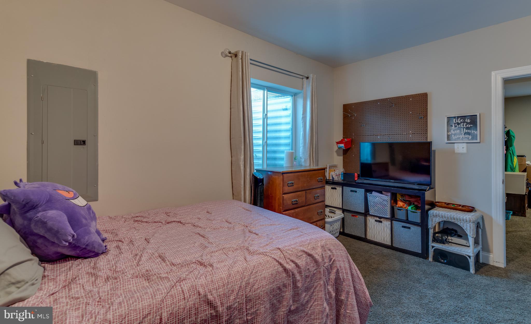 OAKLAND HALL - Residential