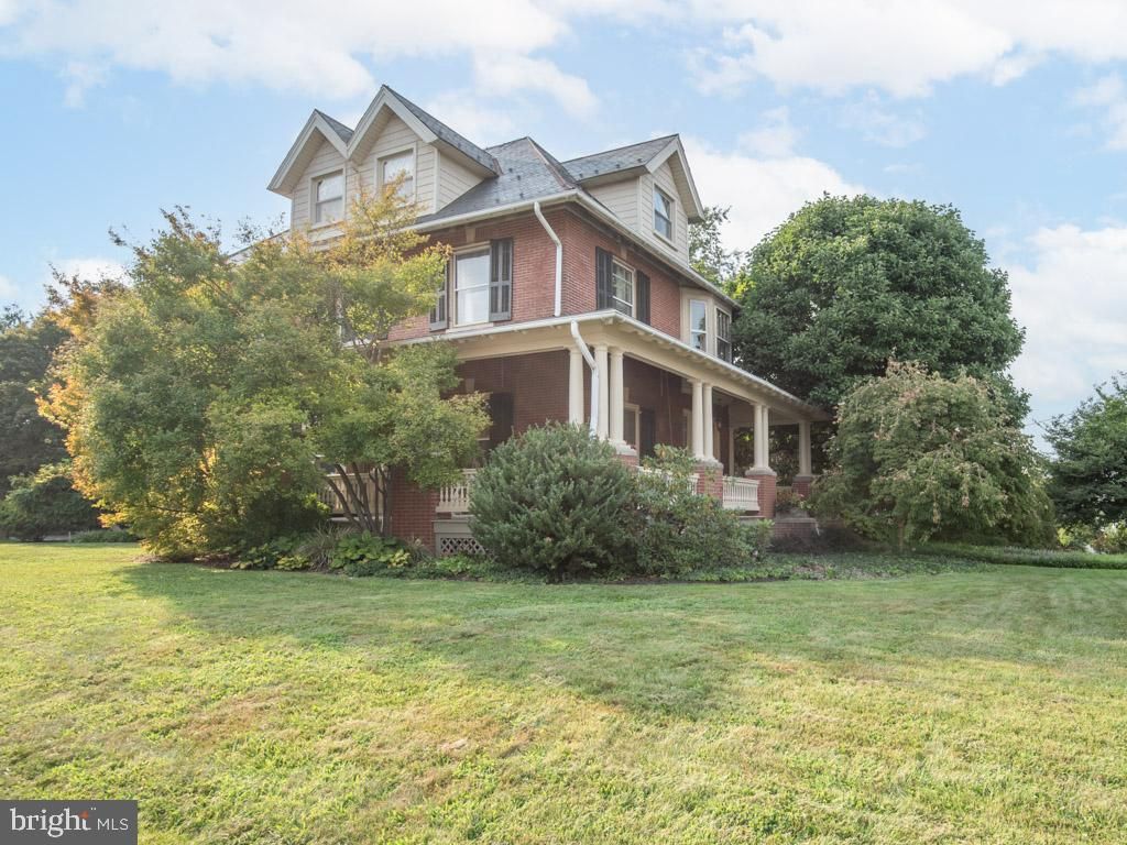 Photo of 24 S HESS ST, QUARRYVILLE, PA 17566 (MLS # PALA2039696)