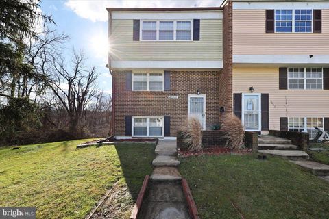 Townhouse For Sale - 2000 Wildlife Dr Dr<br/> WINDSOR MILL, MD 21244