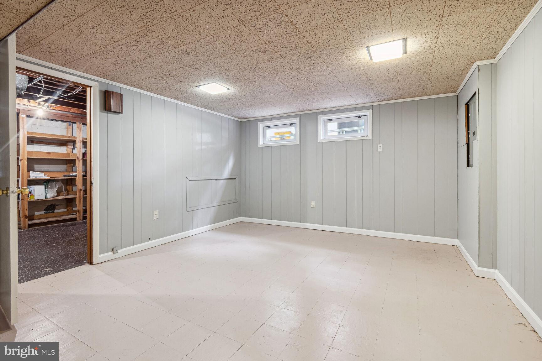 WOOD MANOR - Residential