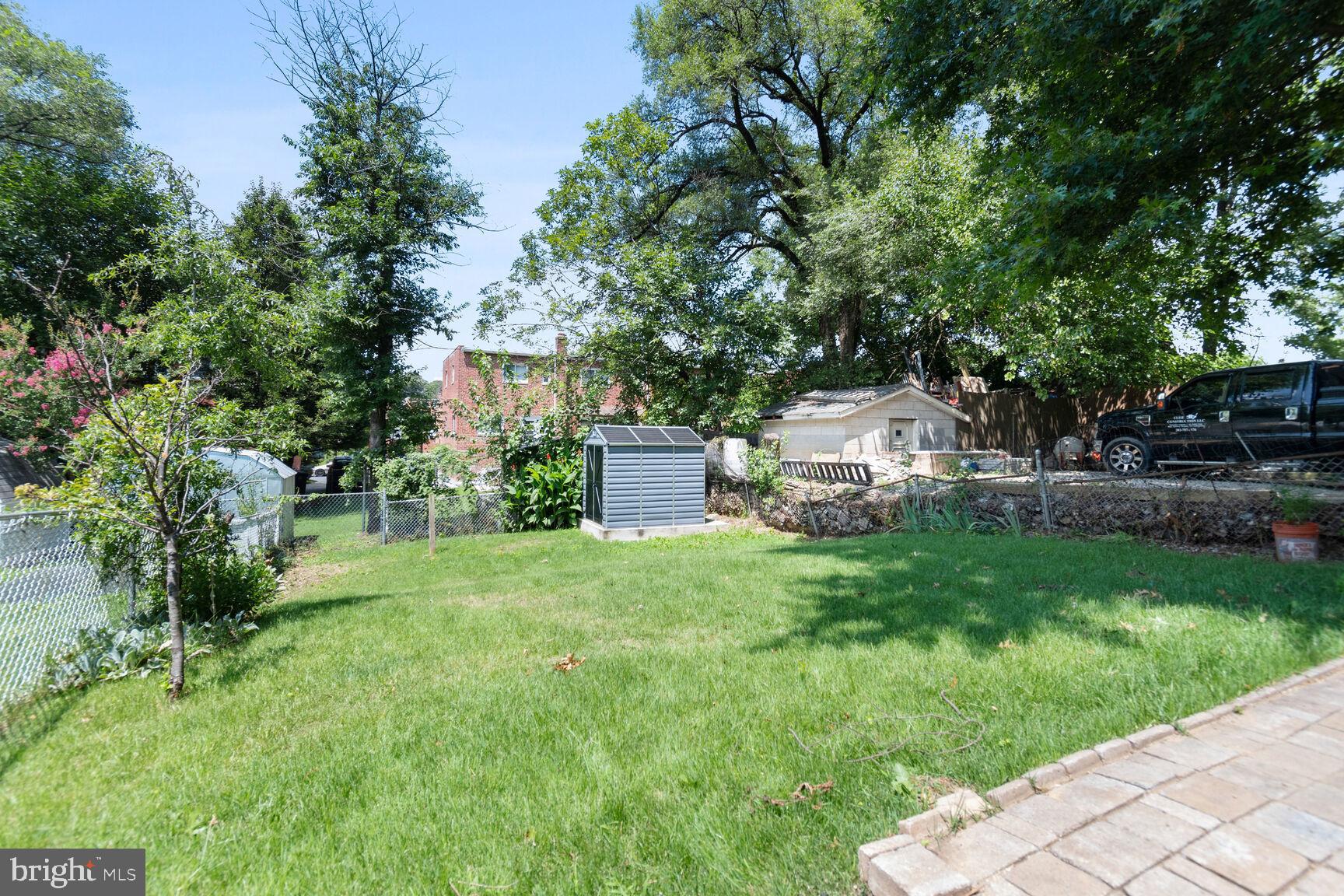 WOOD MANOR - Residential