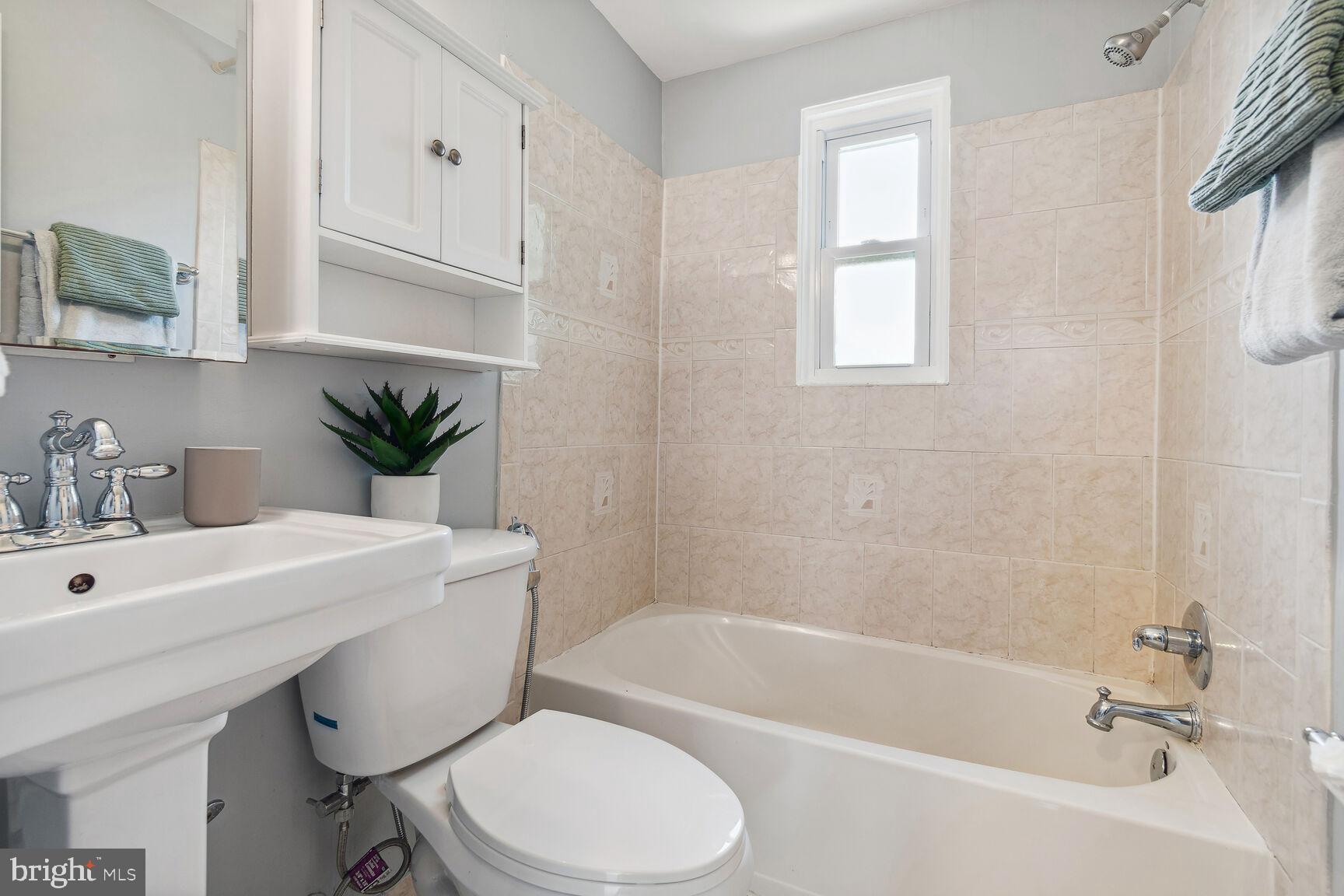 WOOD MANOR - Residential