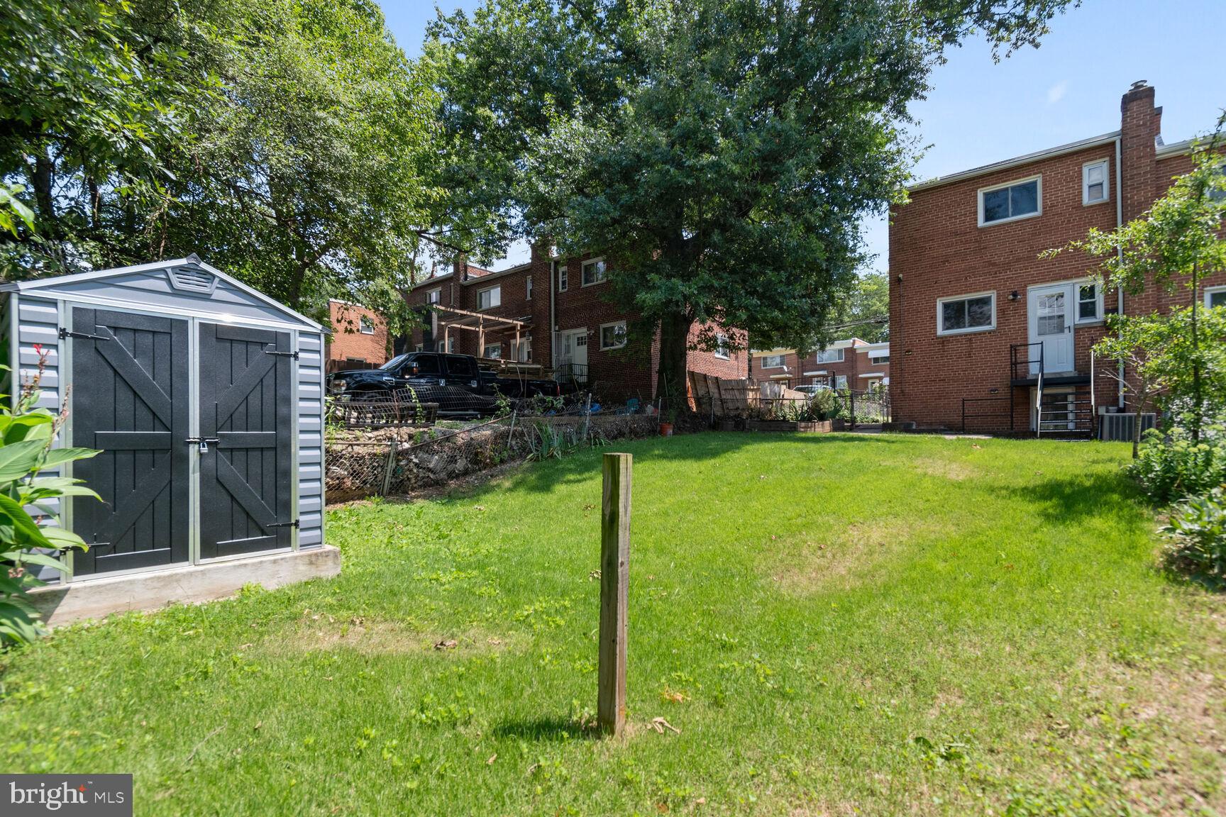 WOOD MANOR - Residential