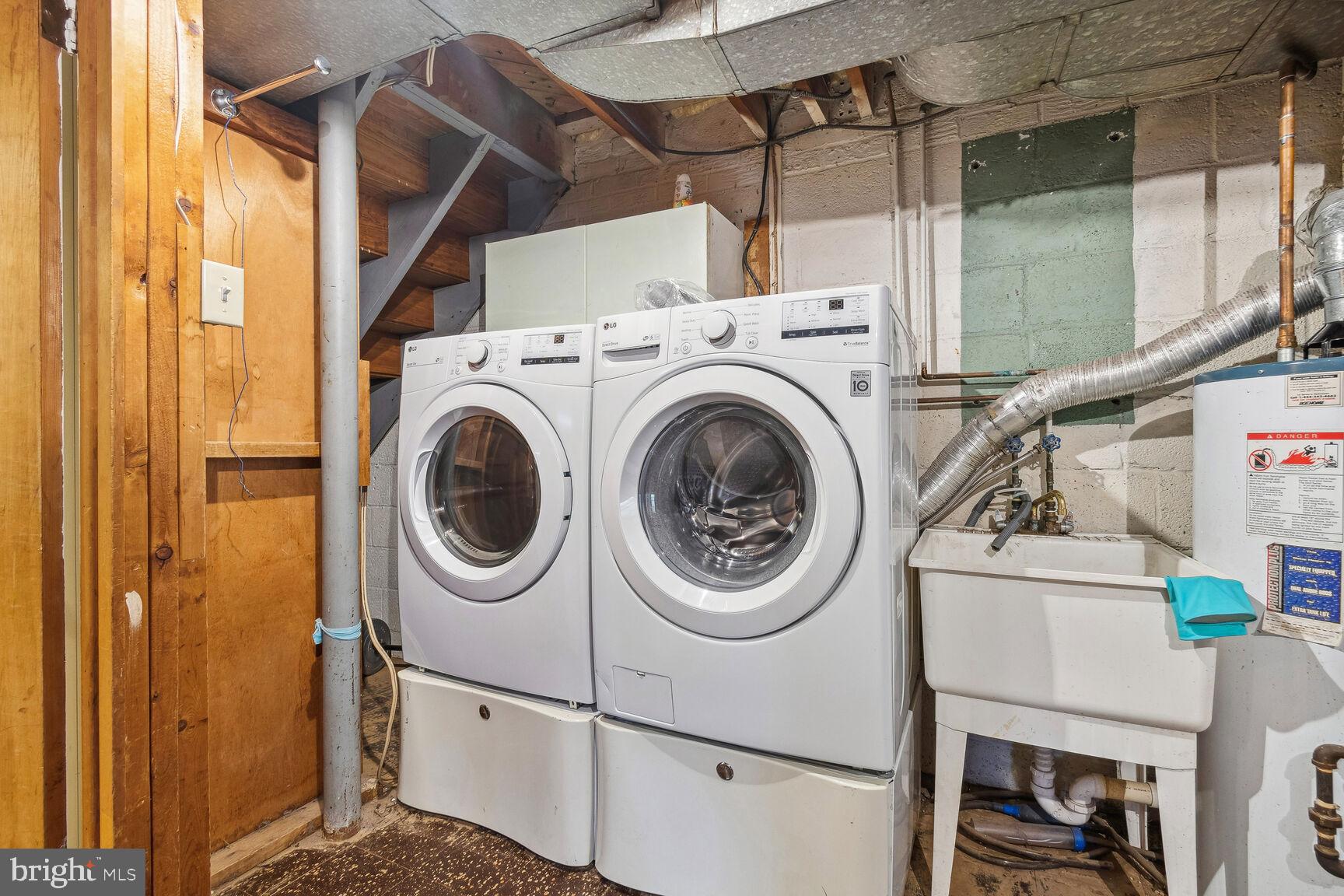 WOOD MANOR - Residential