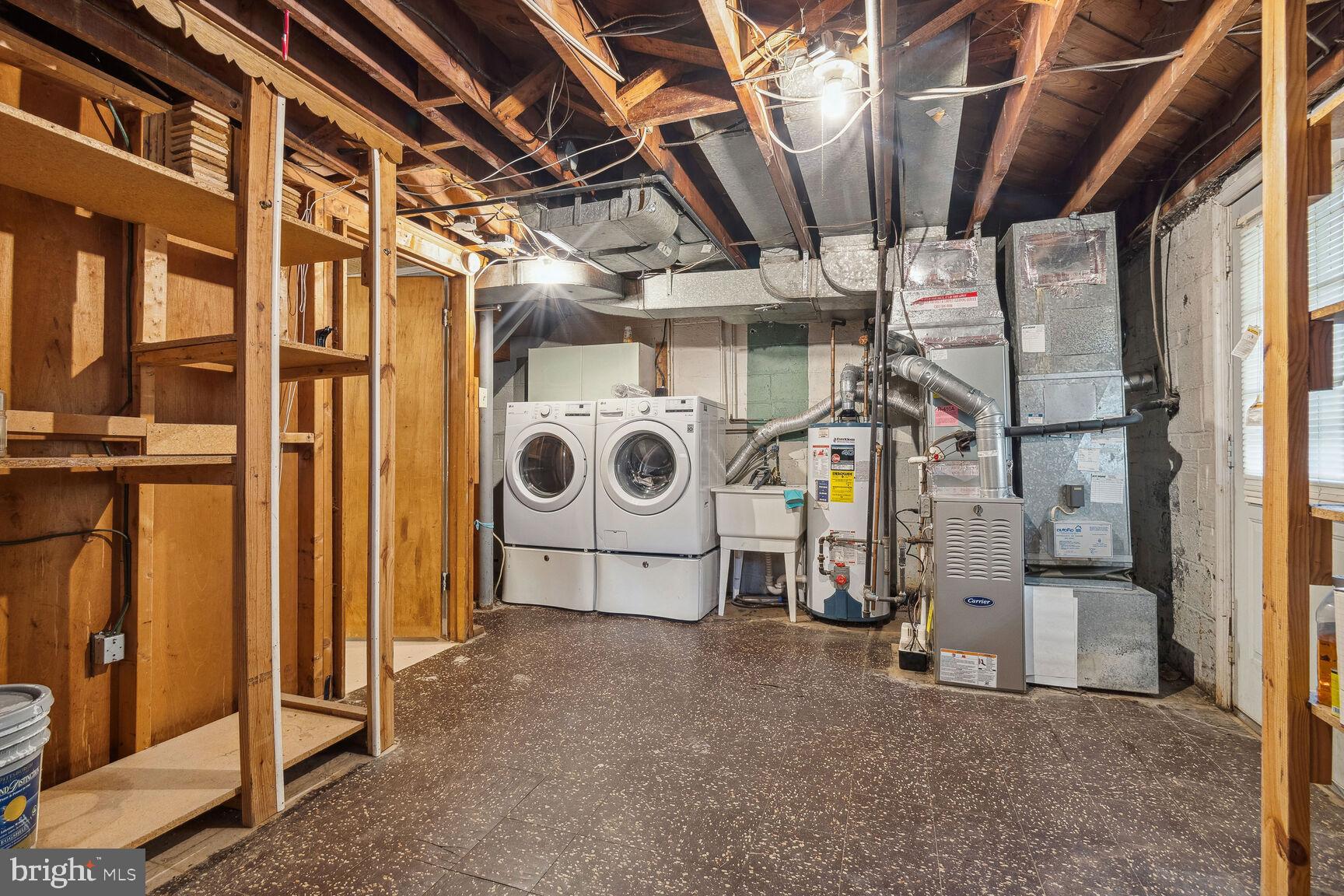 WOOD MANOR - Residential