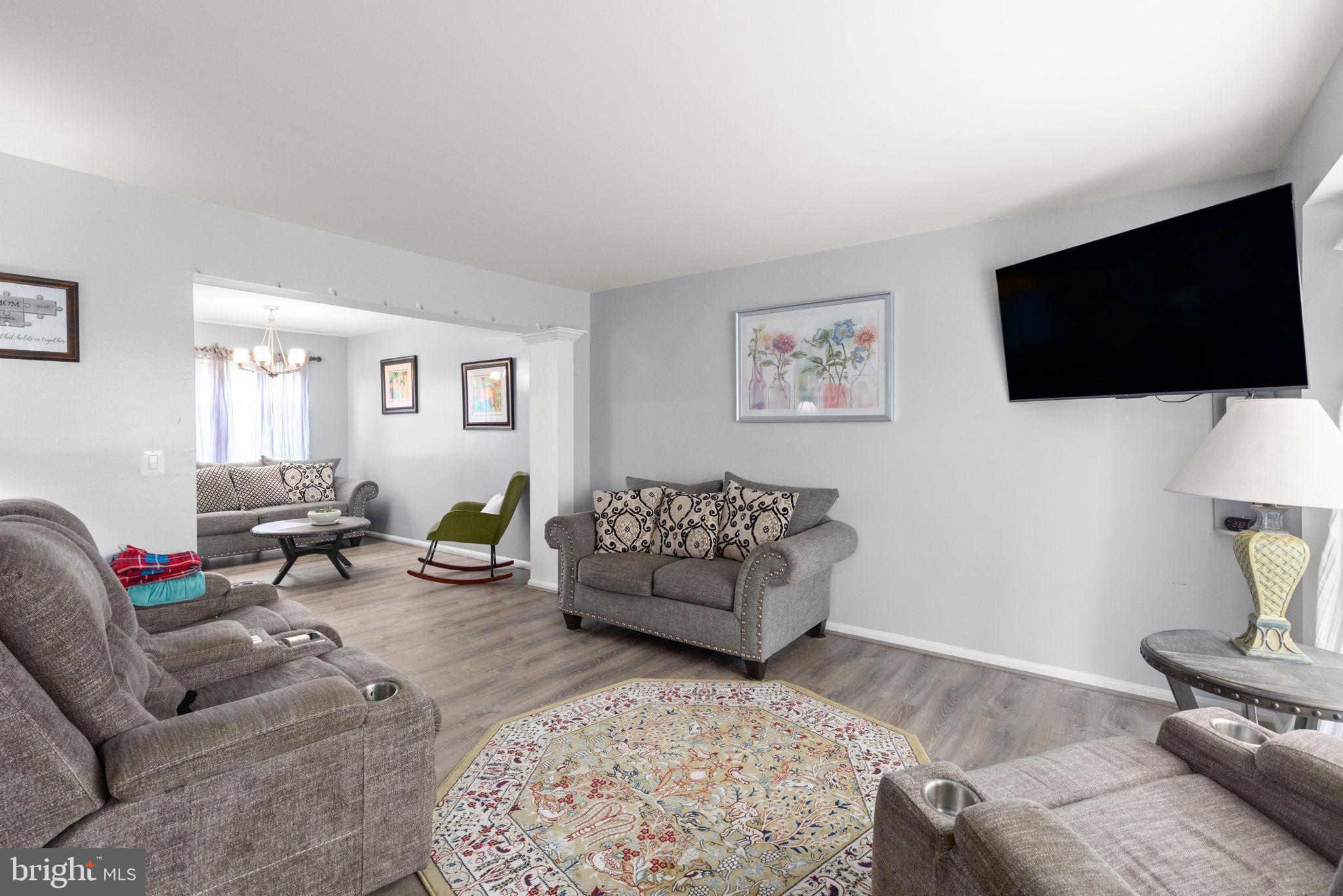 716 BROOKE COURT
