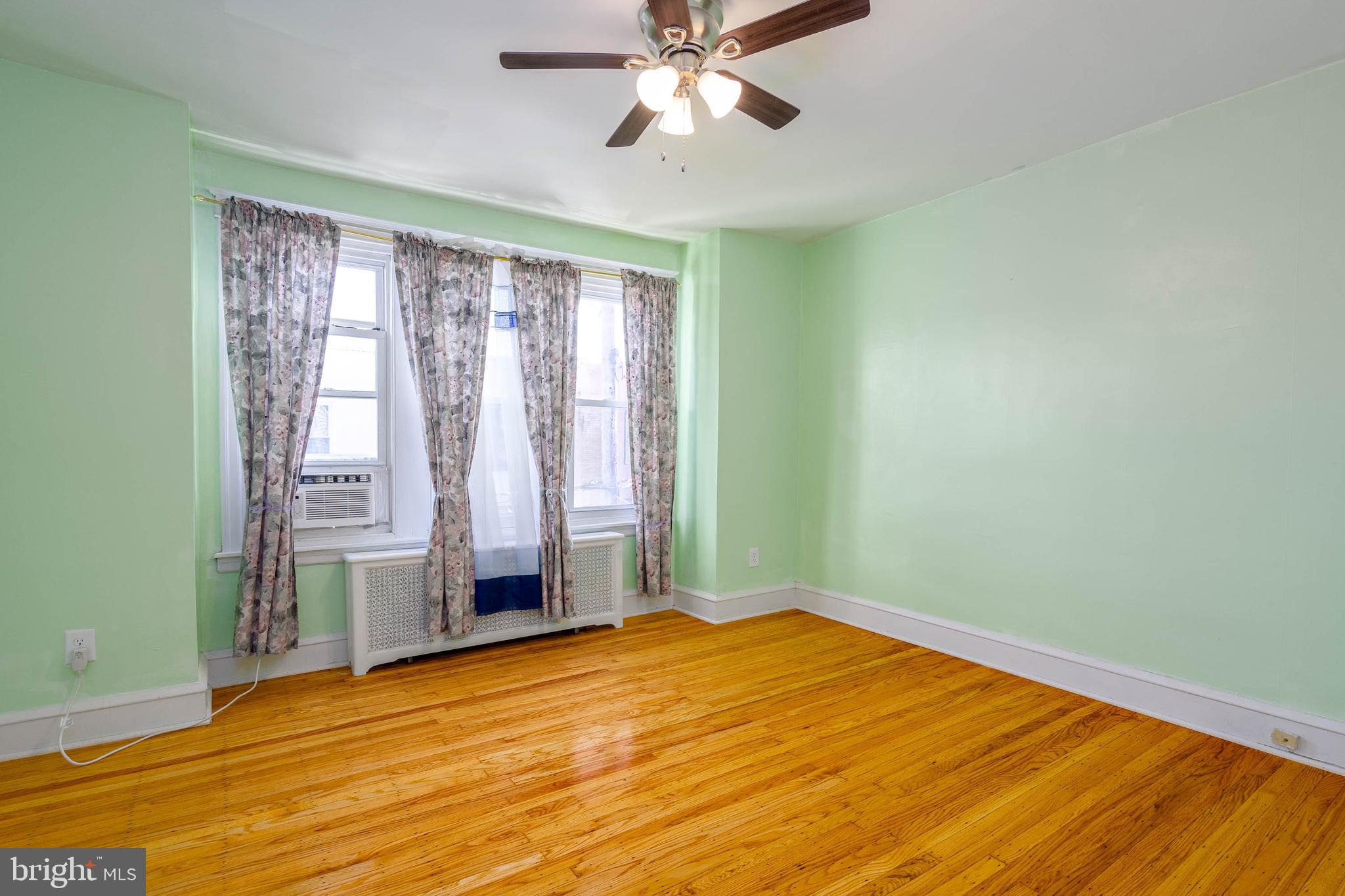 POINT BREEZE - Residential