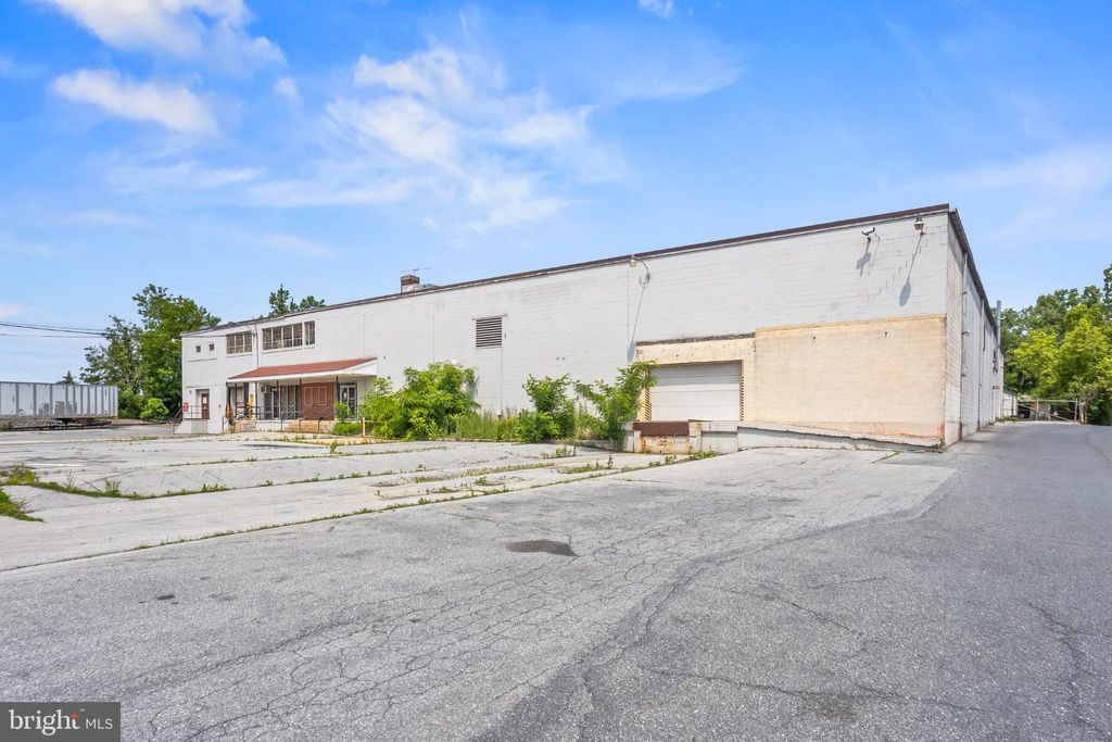 Photo of 1507 Willow Street, LEBANON, PA 17046 (MLS # PALN2022598)