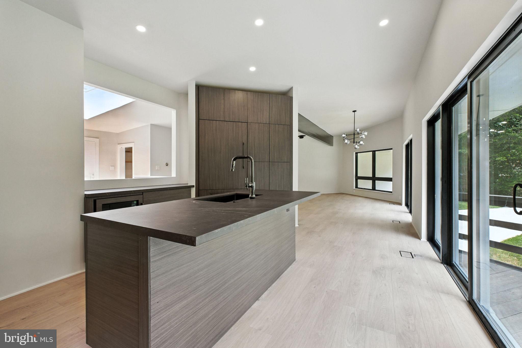 PEACOCK STATION - Residential