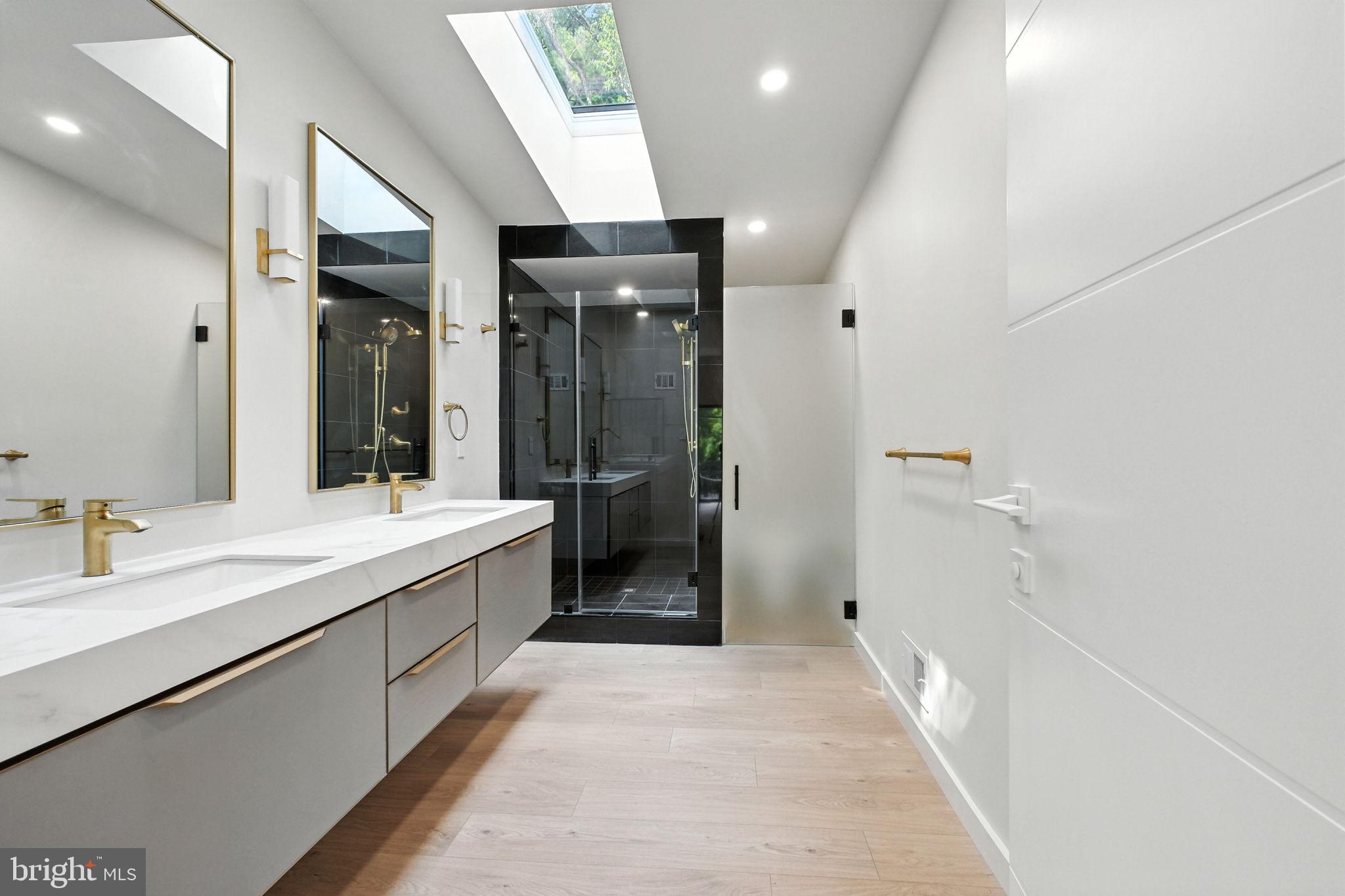 PEACOCK STATION - Residential