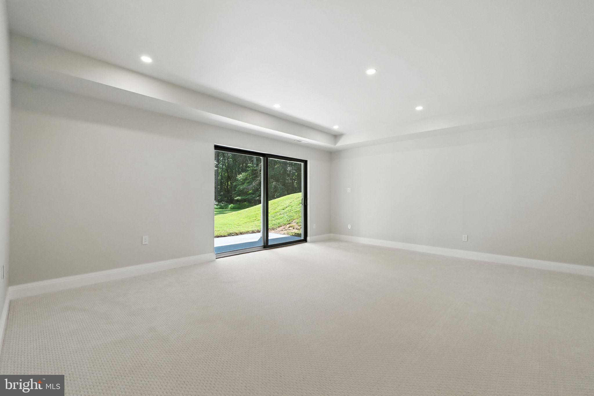 PEACOCK STATION - Residential