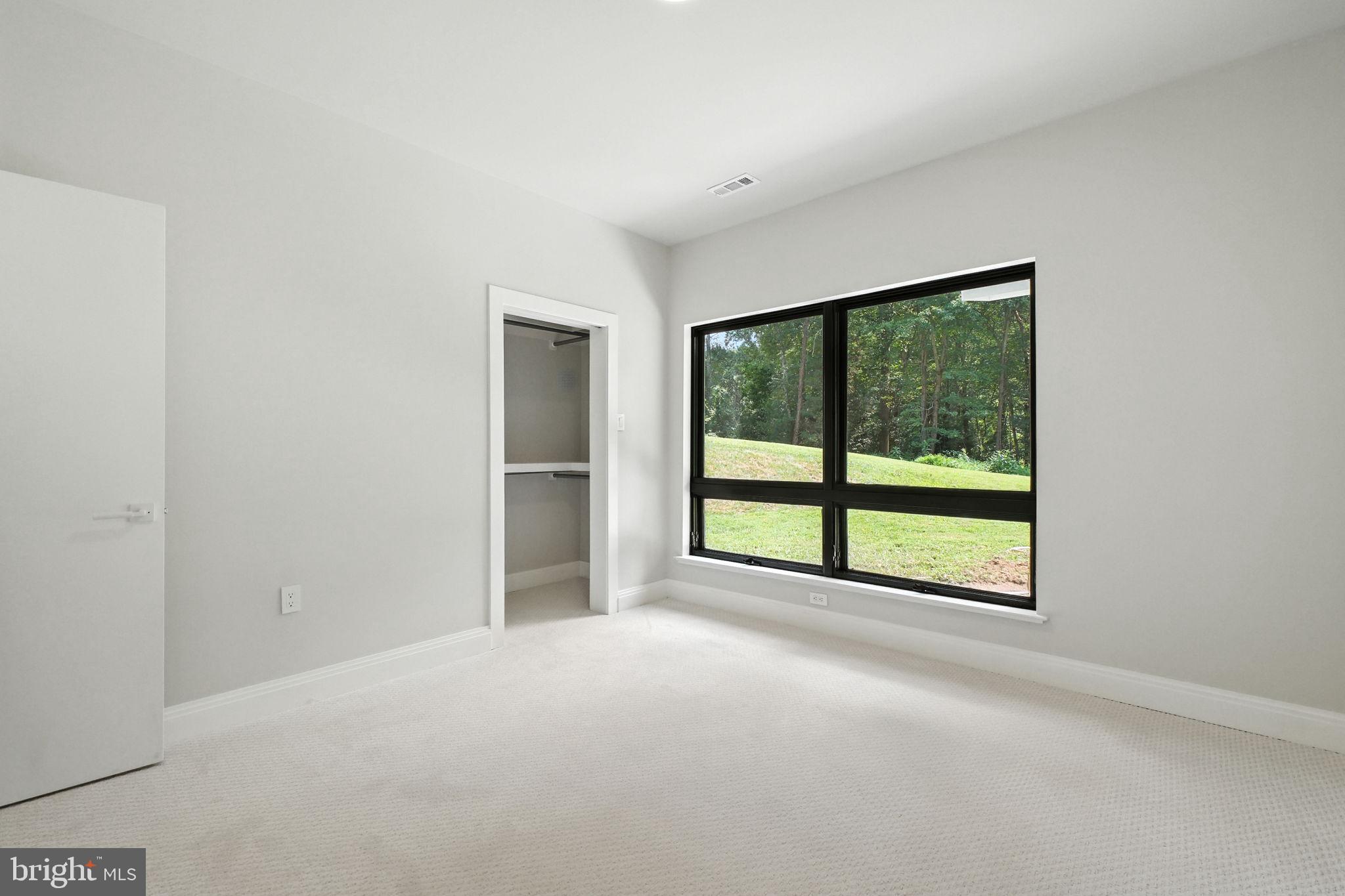 PEACOCK STATION - Residential