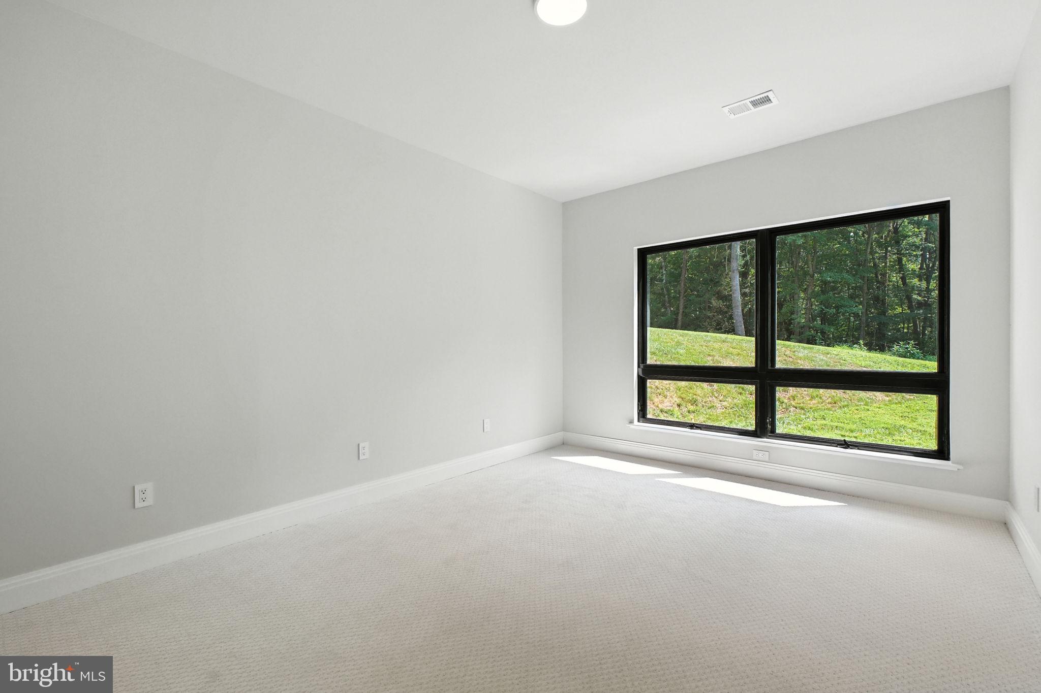 PEACOCK STATION - Residential