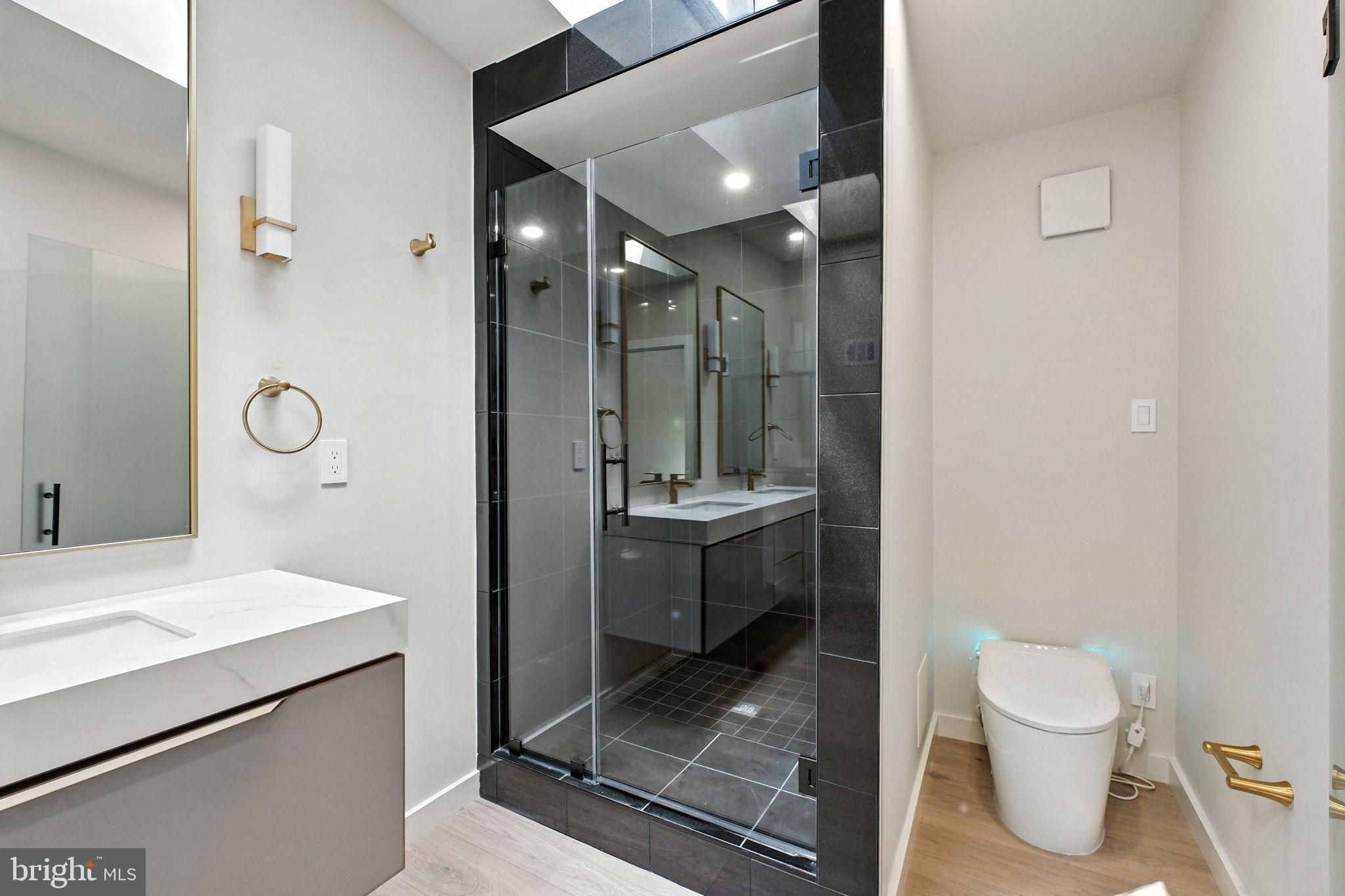 PEACOCK STATION - Residential