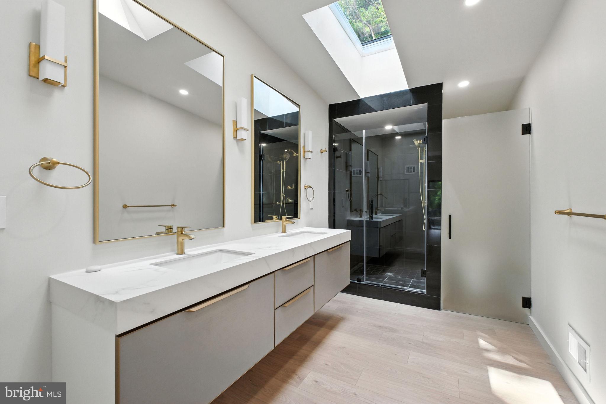 PEACOCK STATION - Residential