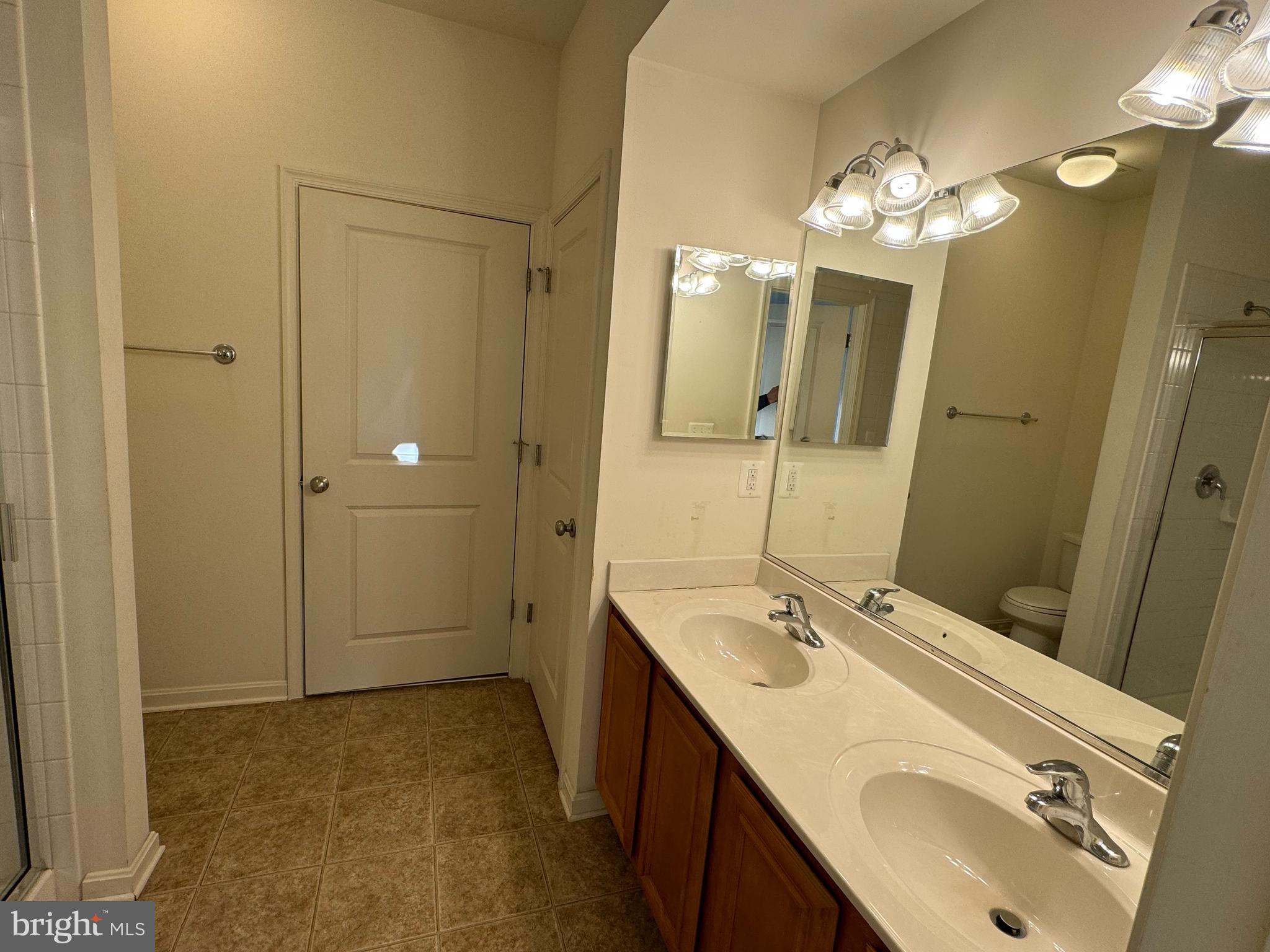 OLD TRAILS - Residential Lease