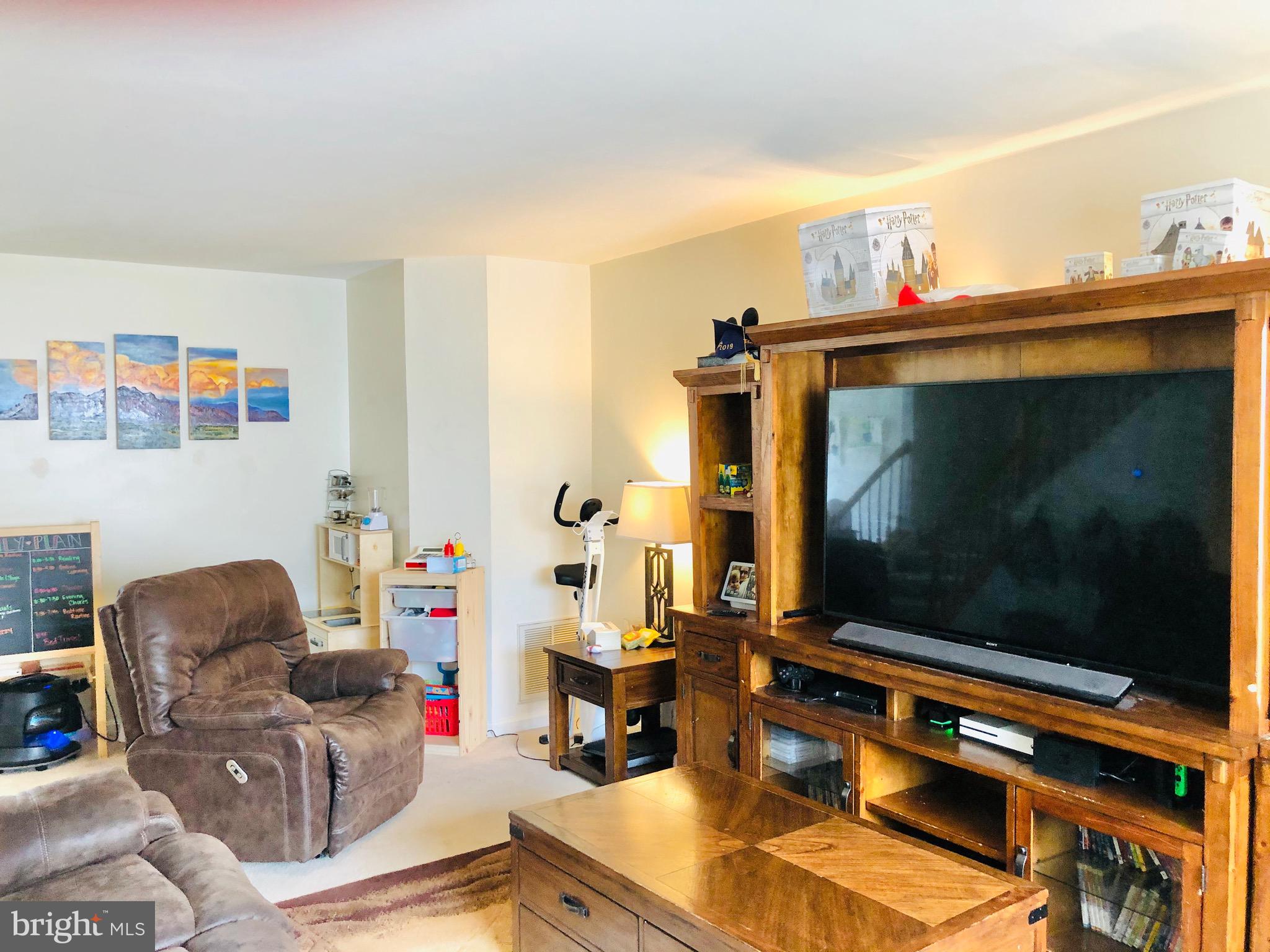 COURTS AT STAFFORD - Residential Lease