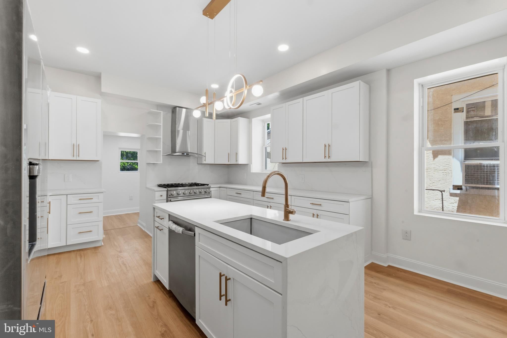 83 W SHARPNACK STREET