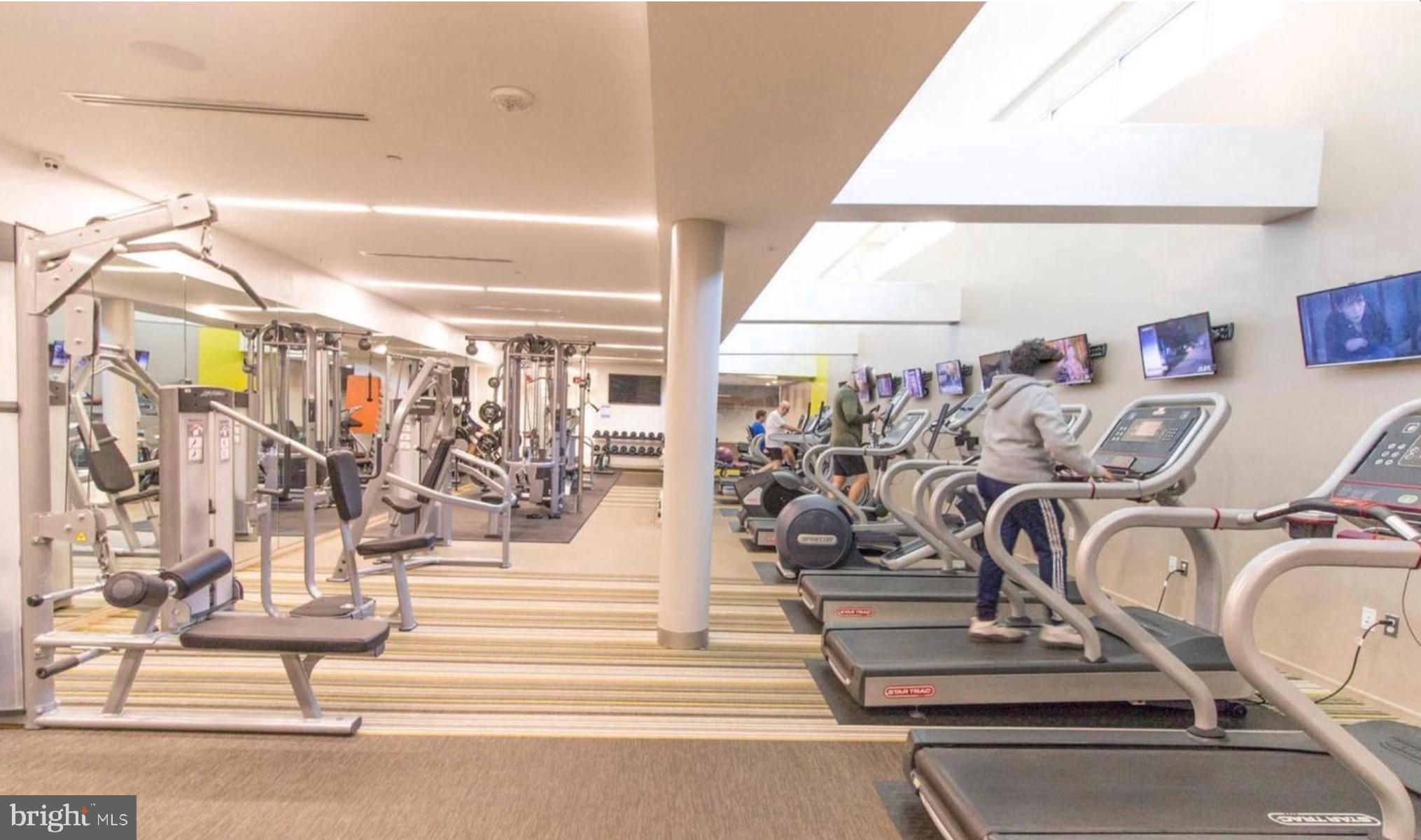 ROTONDA - Residential Lease