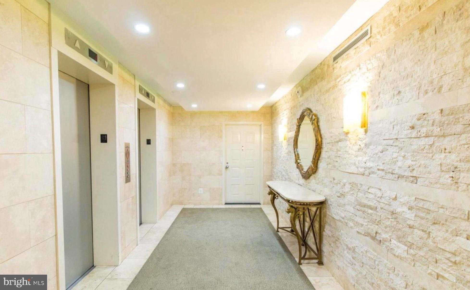 ROTONDA - Residential Lease