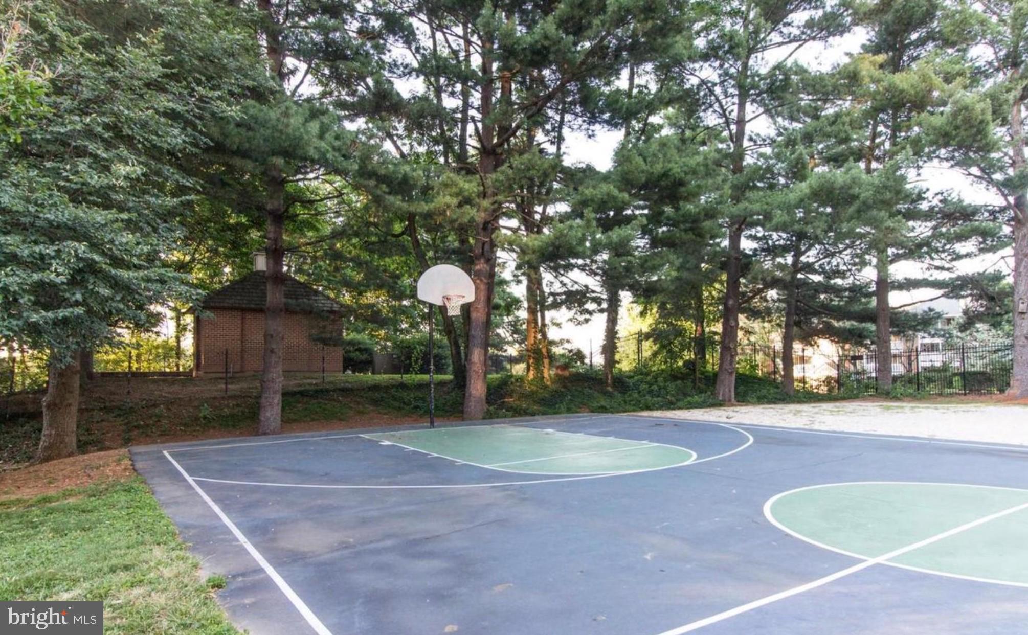 ROTONDA - Residential Lease