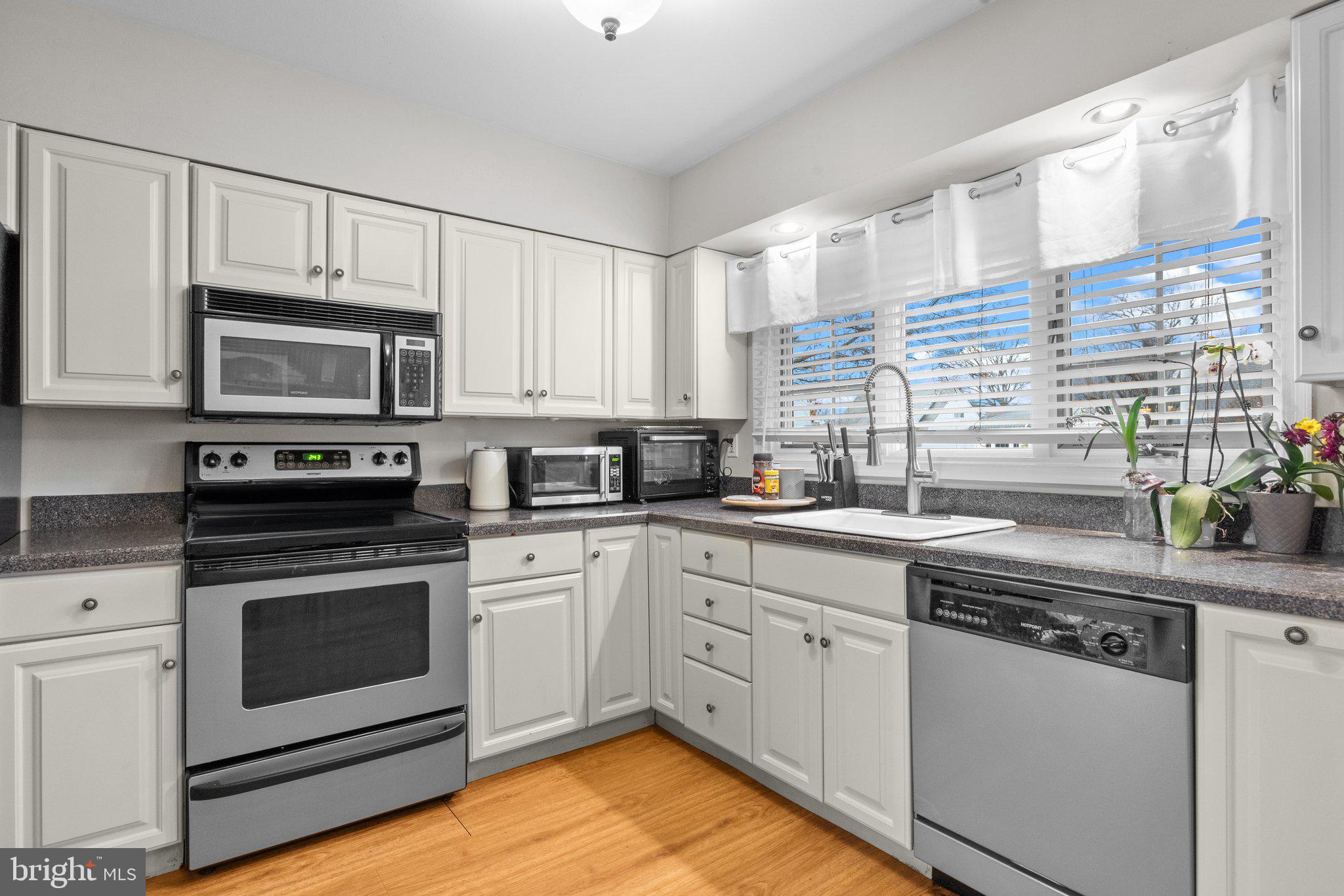 RED CEDAR HILL - Residential