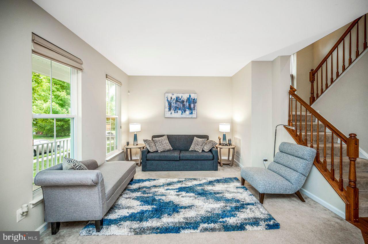 12594 STONE LINED CIRCLE