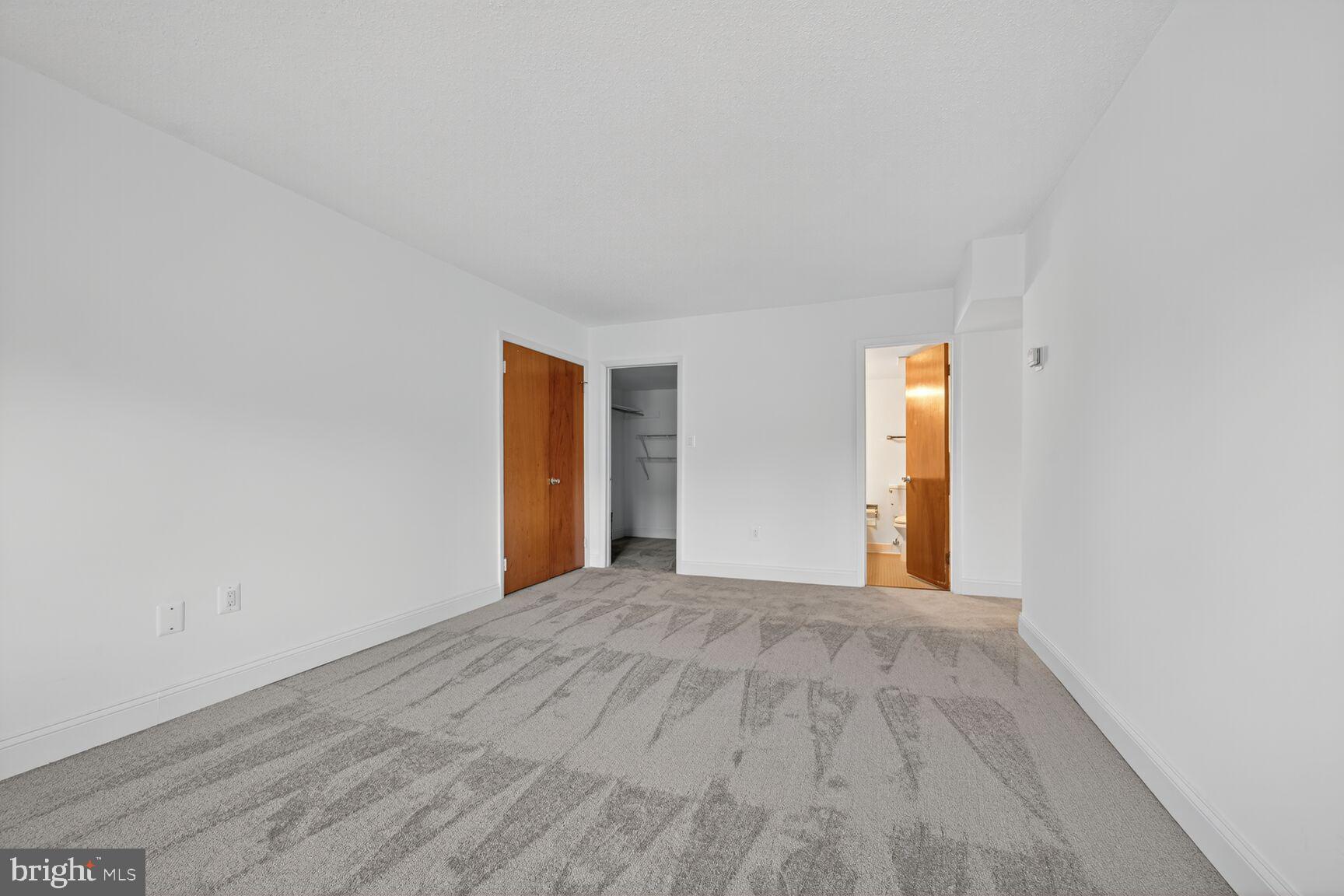 LAKESIDE TERRACE - Residential