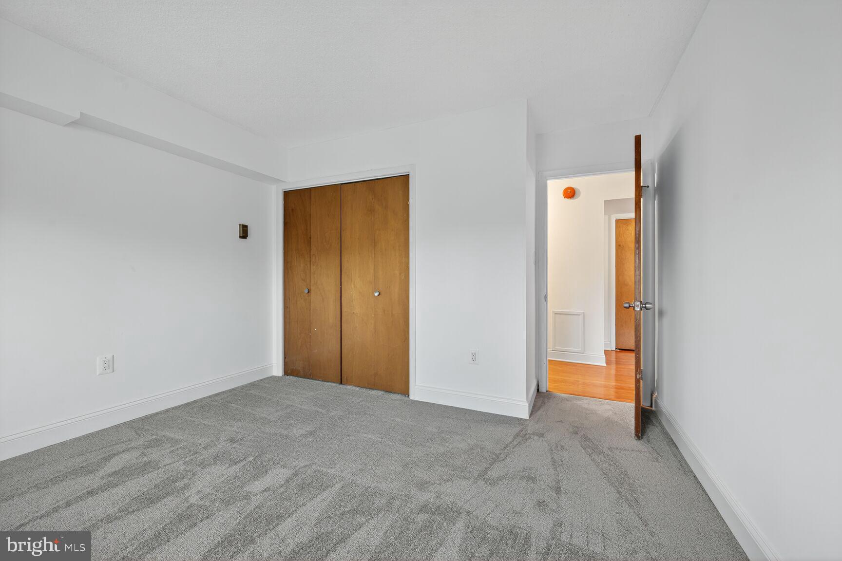 LAKESIDE TERRACE - Residential