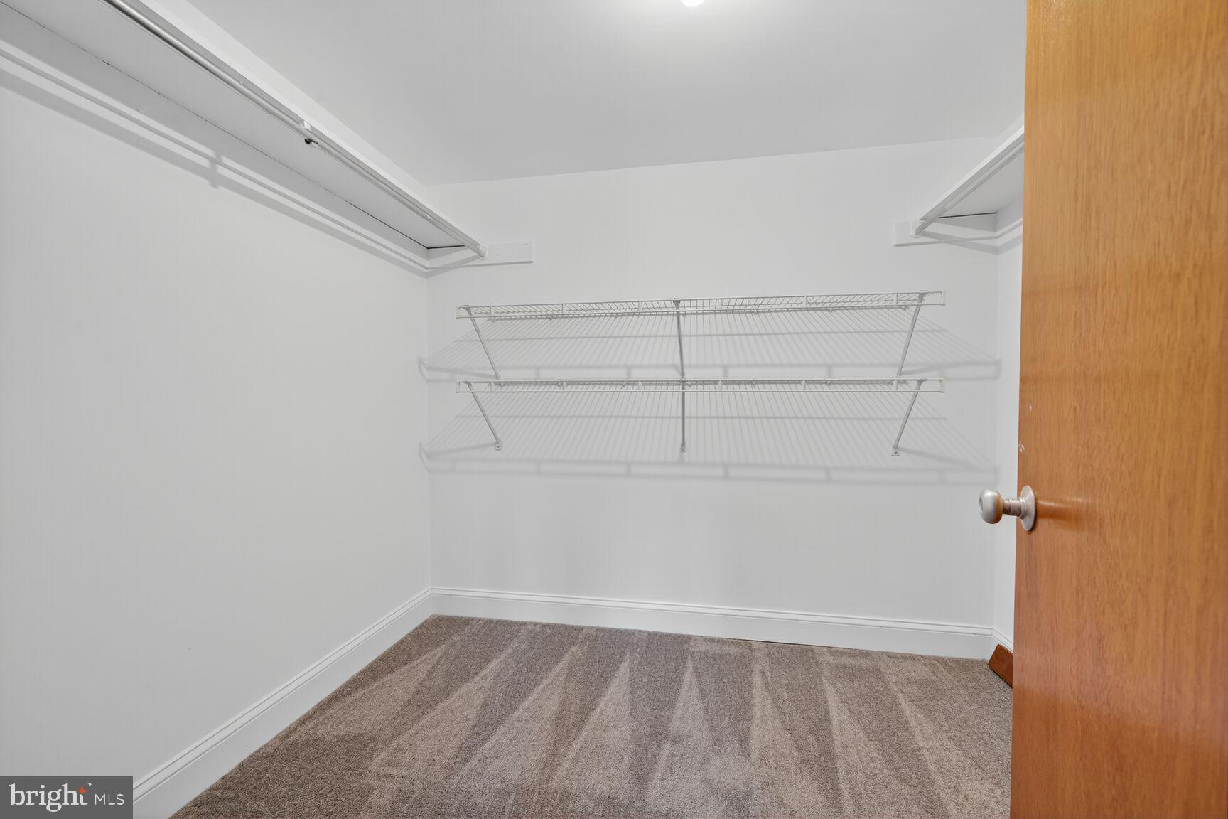 LAKESIDE TERRACE - Residential