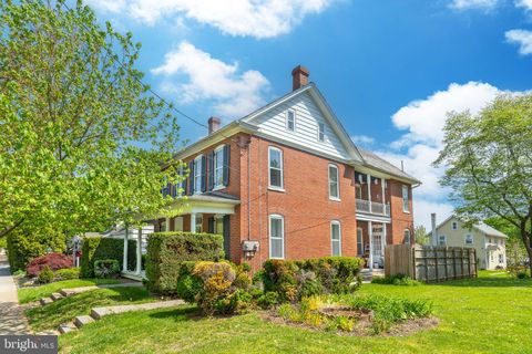 Photo of 319 N Broad Street, LITITZ, PA 17543 (MLS # PALA2072974)