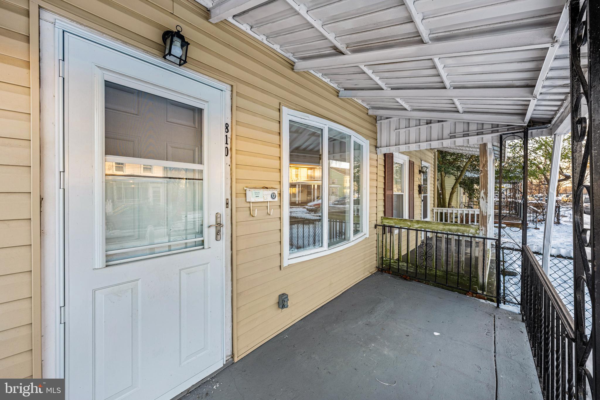 810 W 2ND STREET