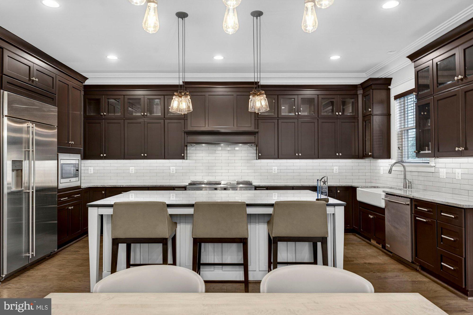 1105 LAKEWOOD DRIVE SW