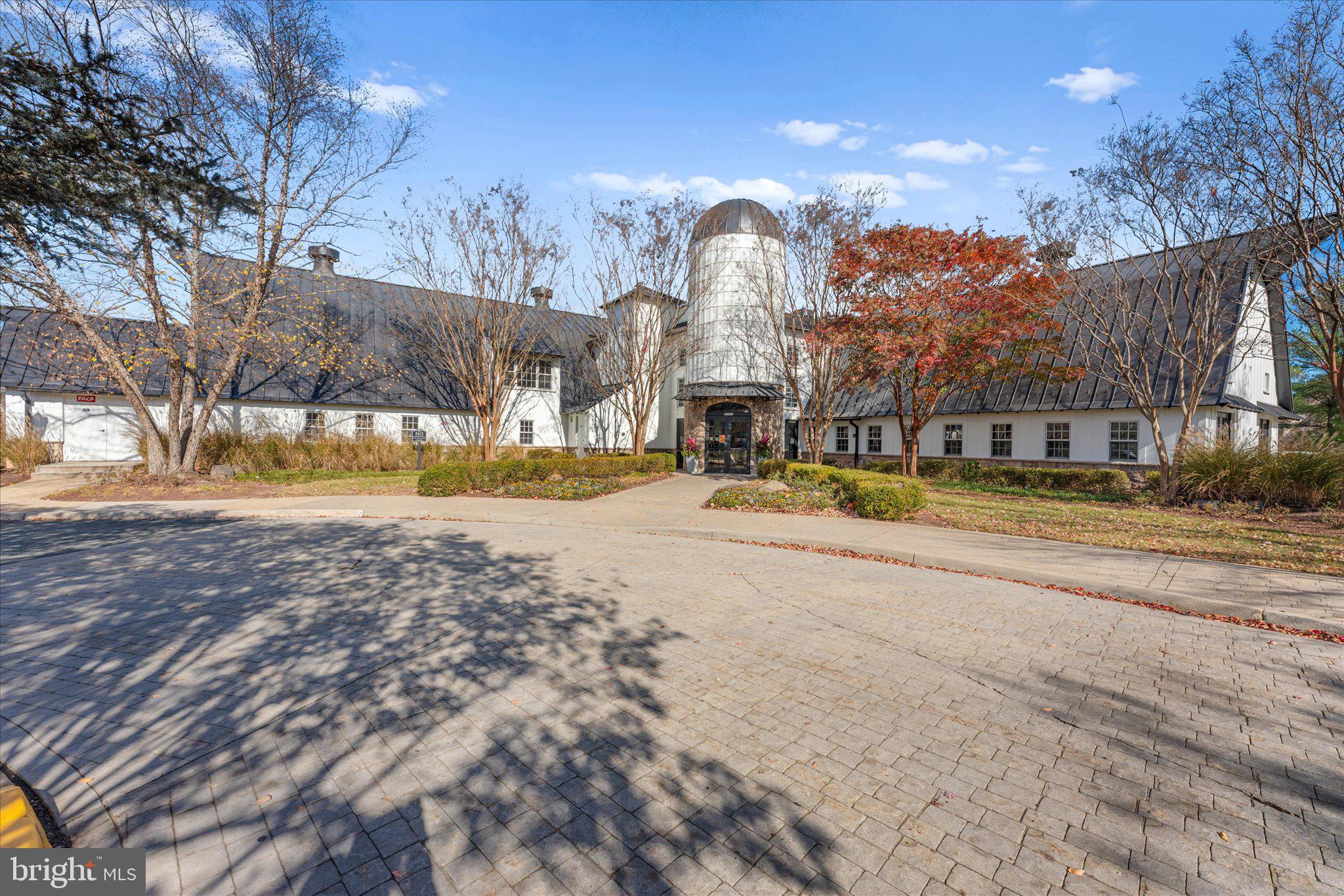 LANSDOWNE ON THE POTOMAC - Residential