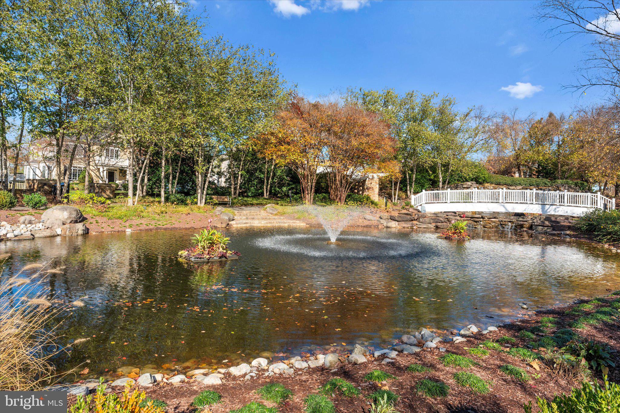 LANSDOWNE ON THE POTOMAC - Residential