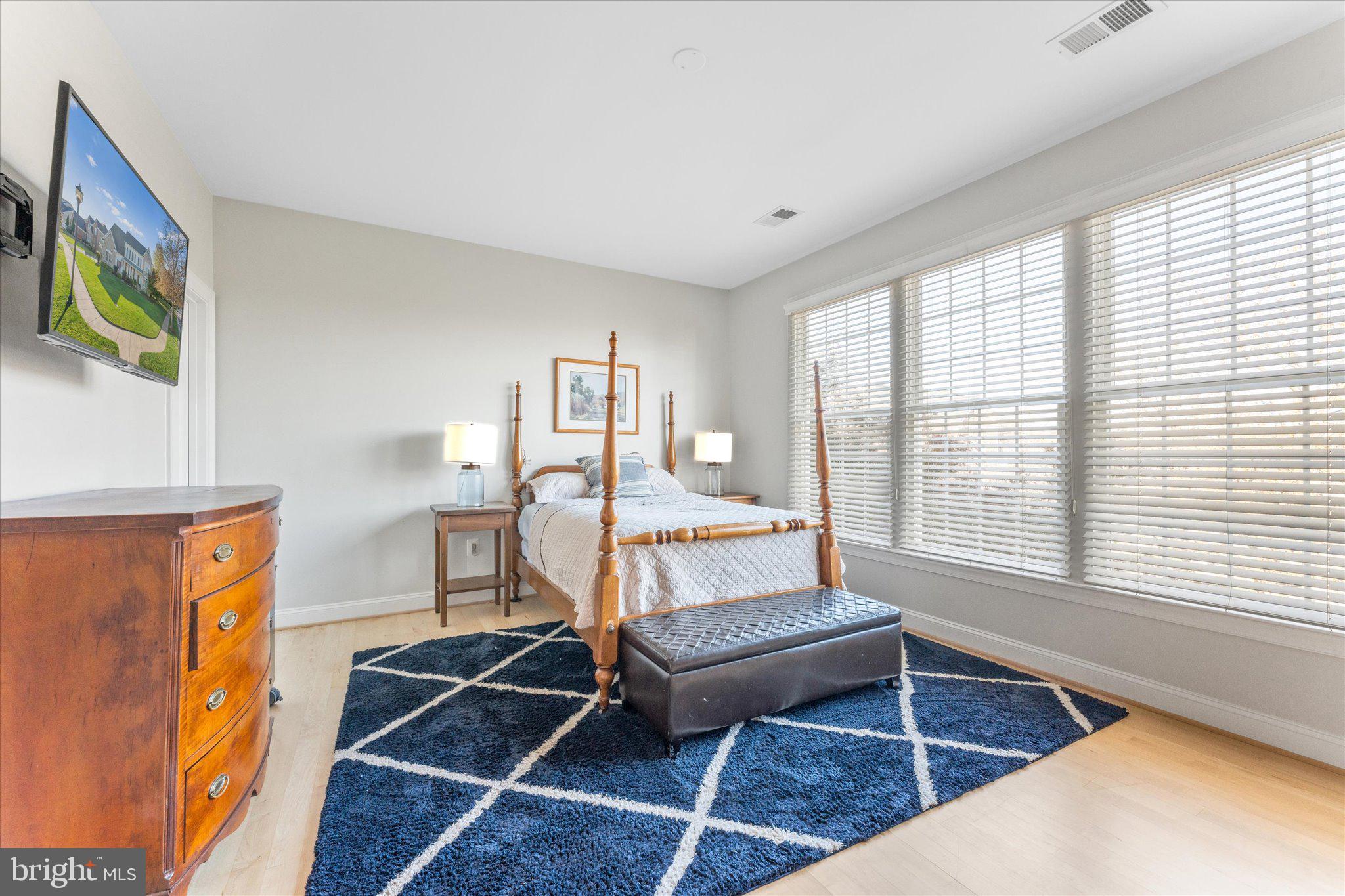 LANSDOWNE ON THE POTOMAC - Residential