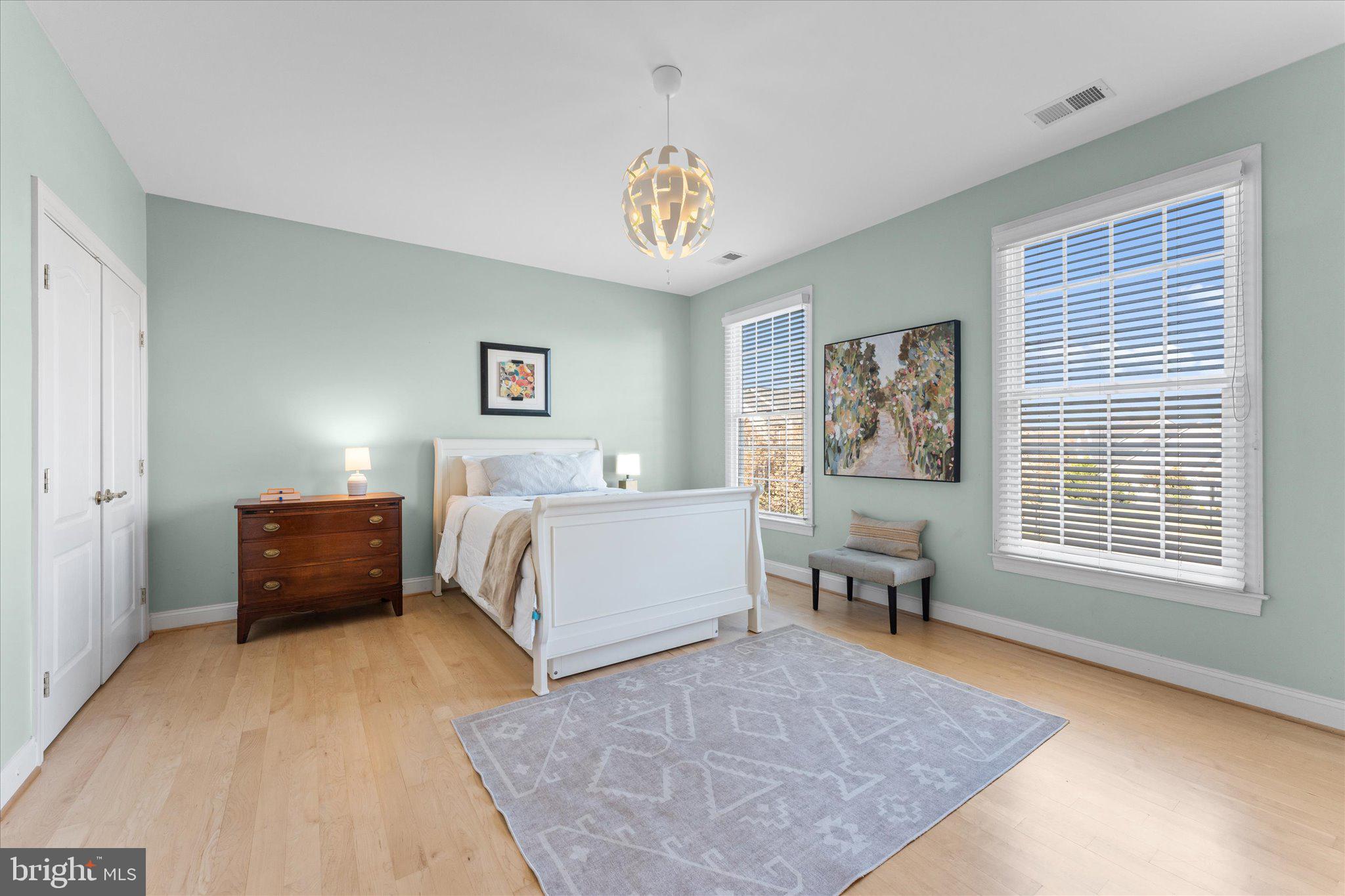 LANSDOWNE ON THE POTOMAC - Residential