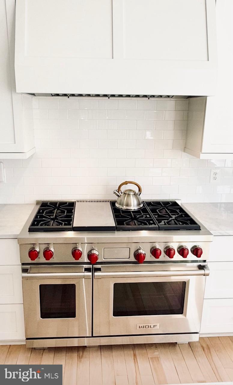 LANSDOWNE ON THE POTOMAC - Residential