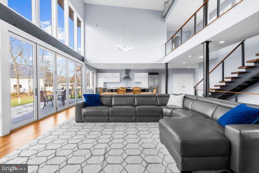 LAUREL ACRES - Residential