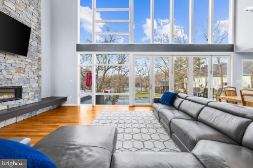 LAUREL ACRES - Residential