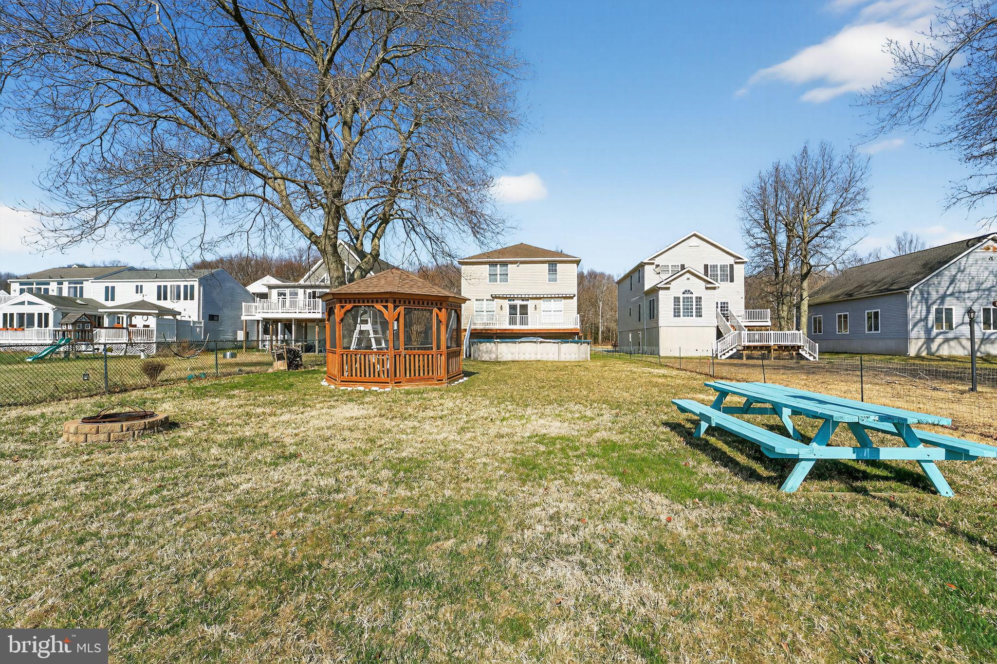 BOWLEYS QUARTERS - Residential