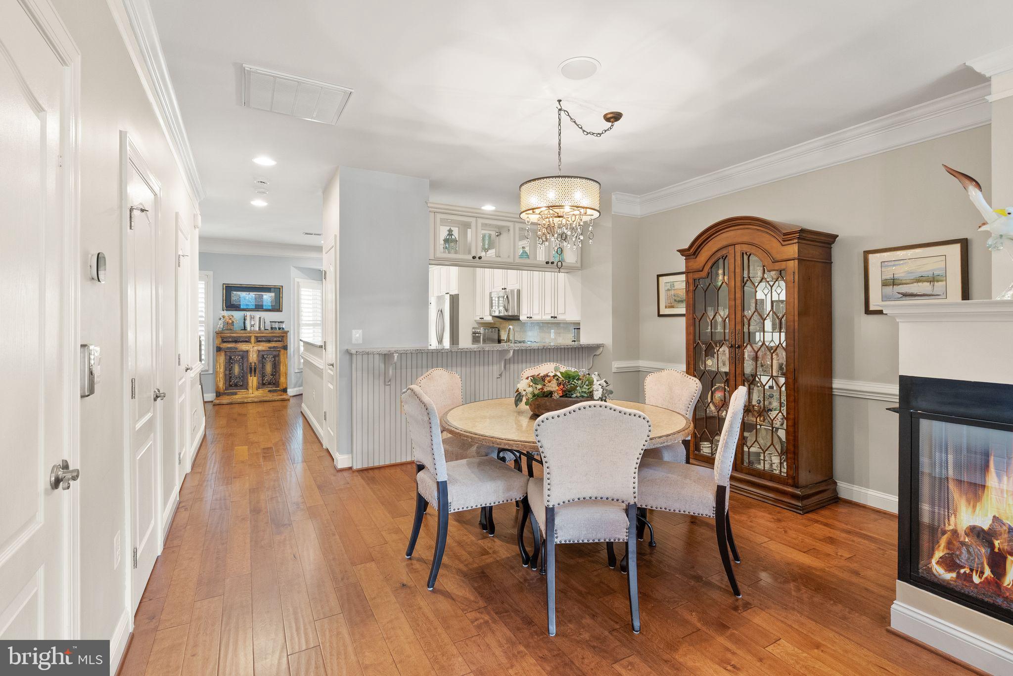 GASLIGHT LANDING - Residential