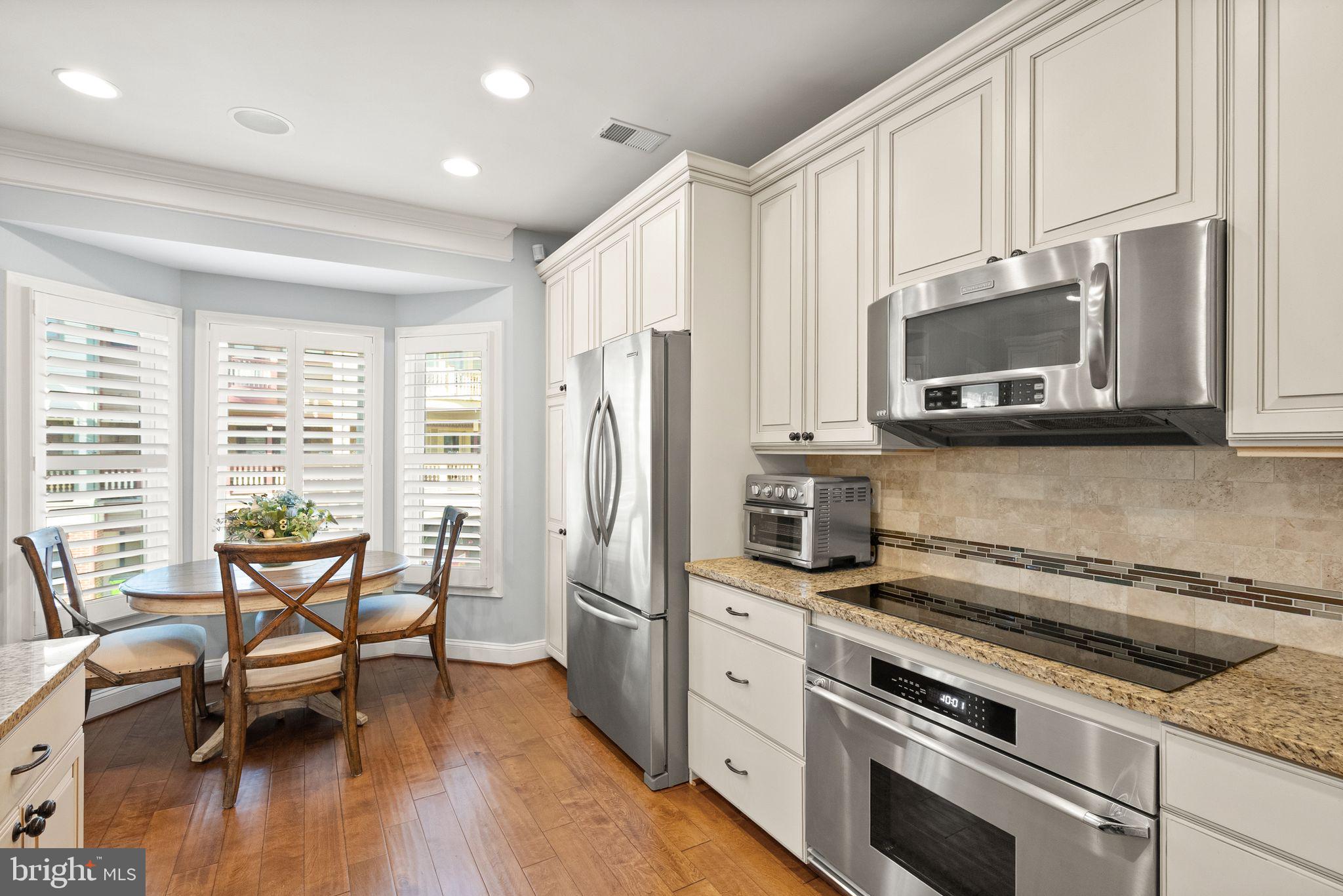 GASLIGHT LANDING - Residential