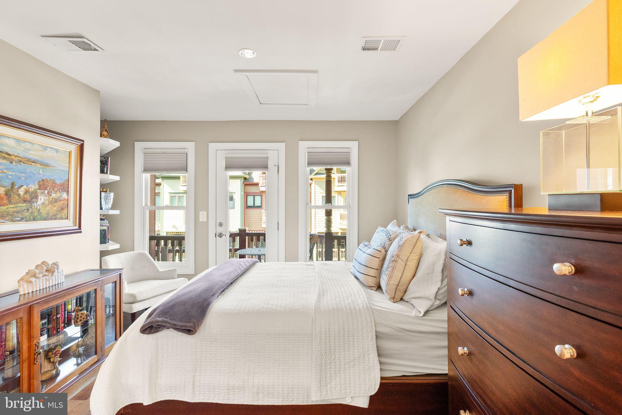 GASLIGHT LANDING - Residential